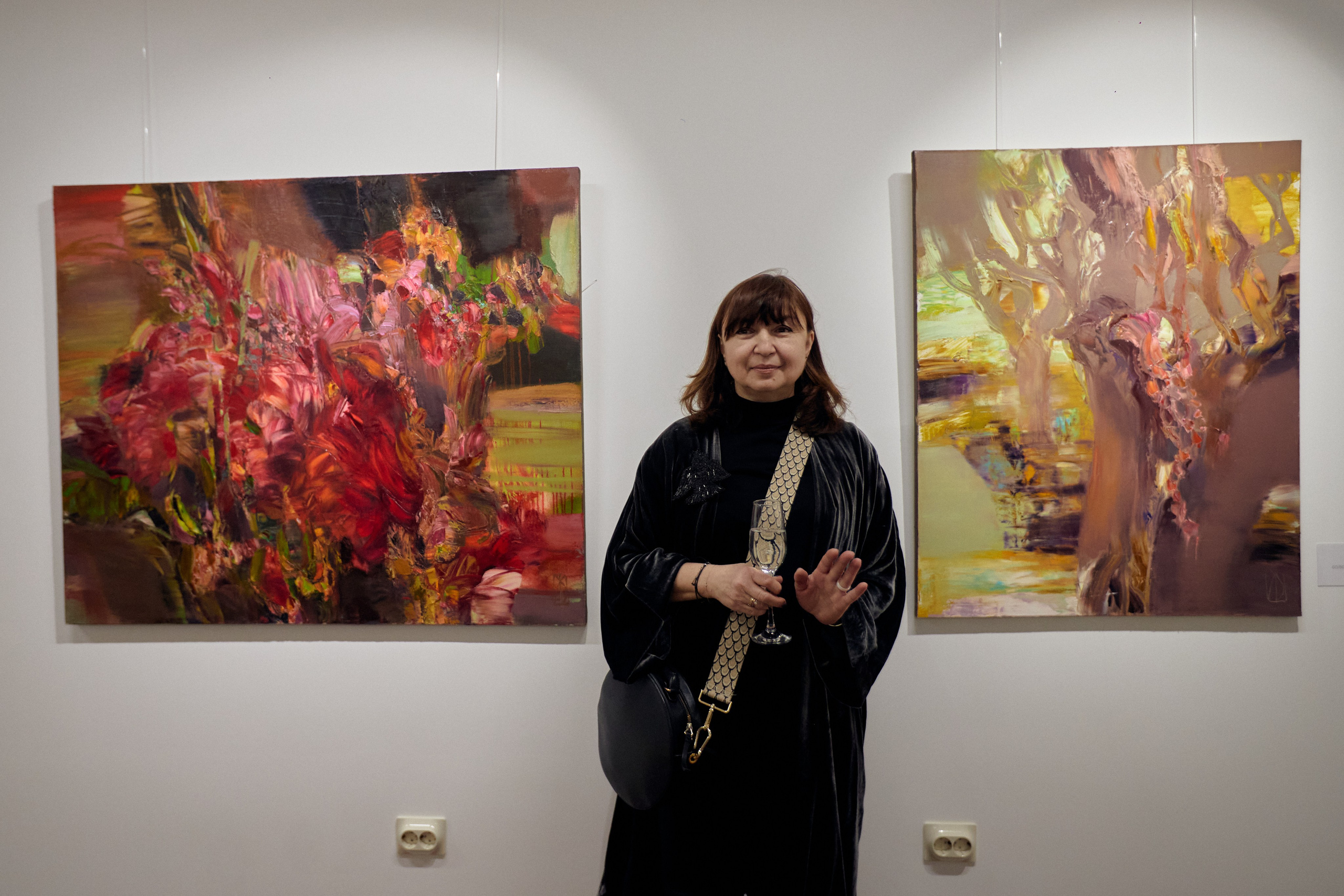 Открытие выставки краснодарской художницы Ларисы Блохиной. Фотограф Юлия Маринина