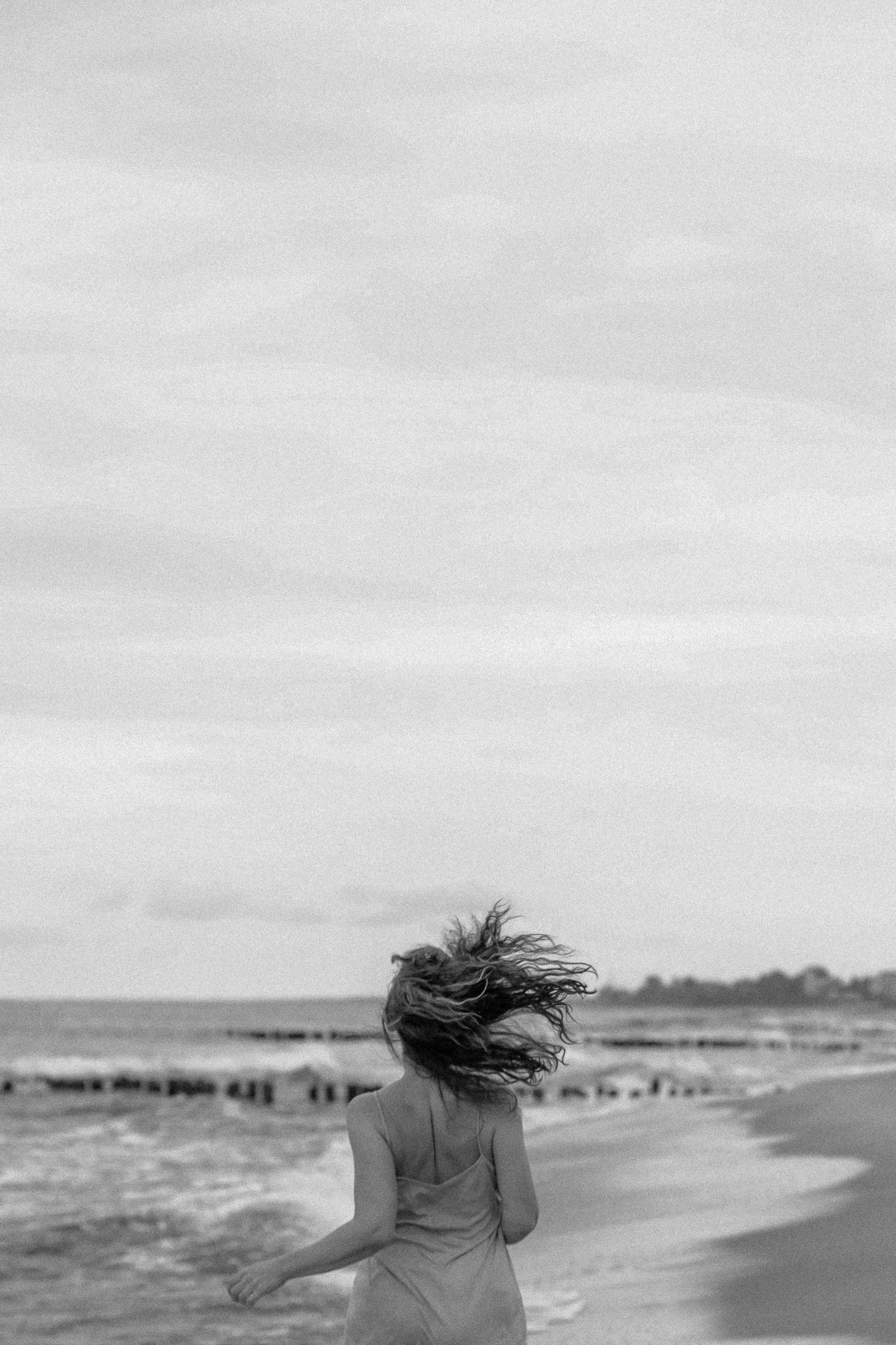 Элина. Пасмурное море. Фотограф в Калининграде Решетникова Алина