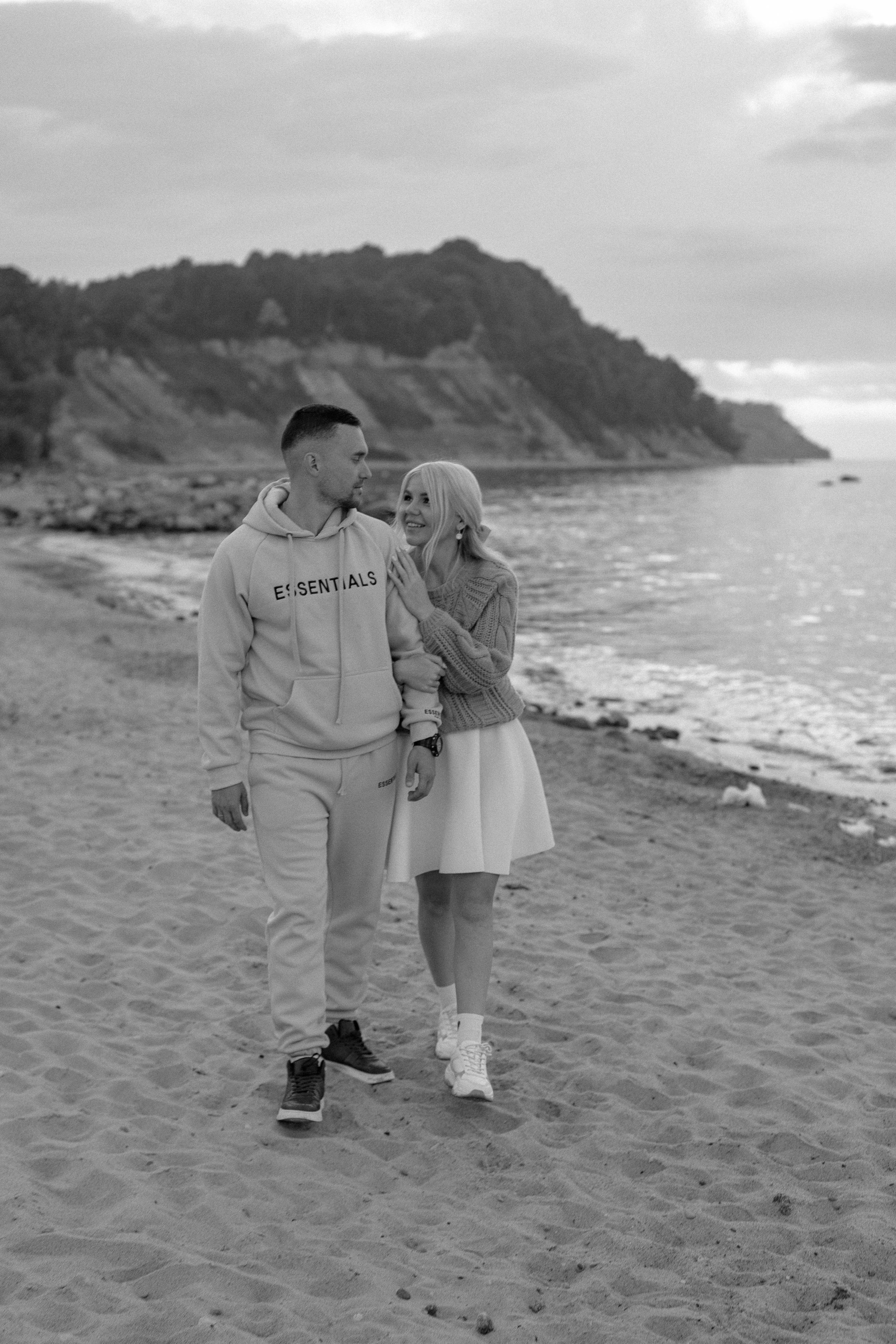 Витя и Ульяна. На берегу моря. Фотограф в Калининграде Решетникова Алина