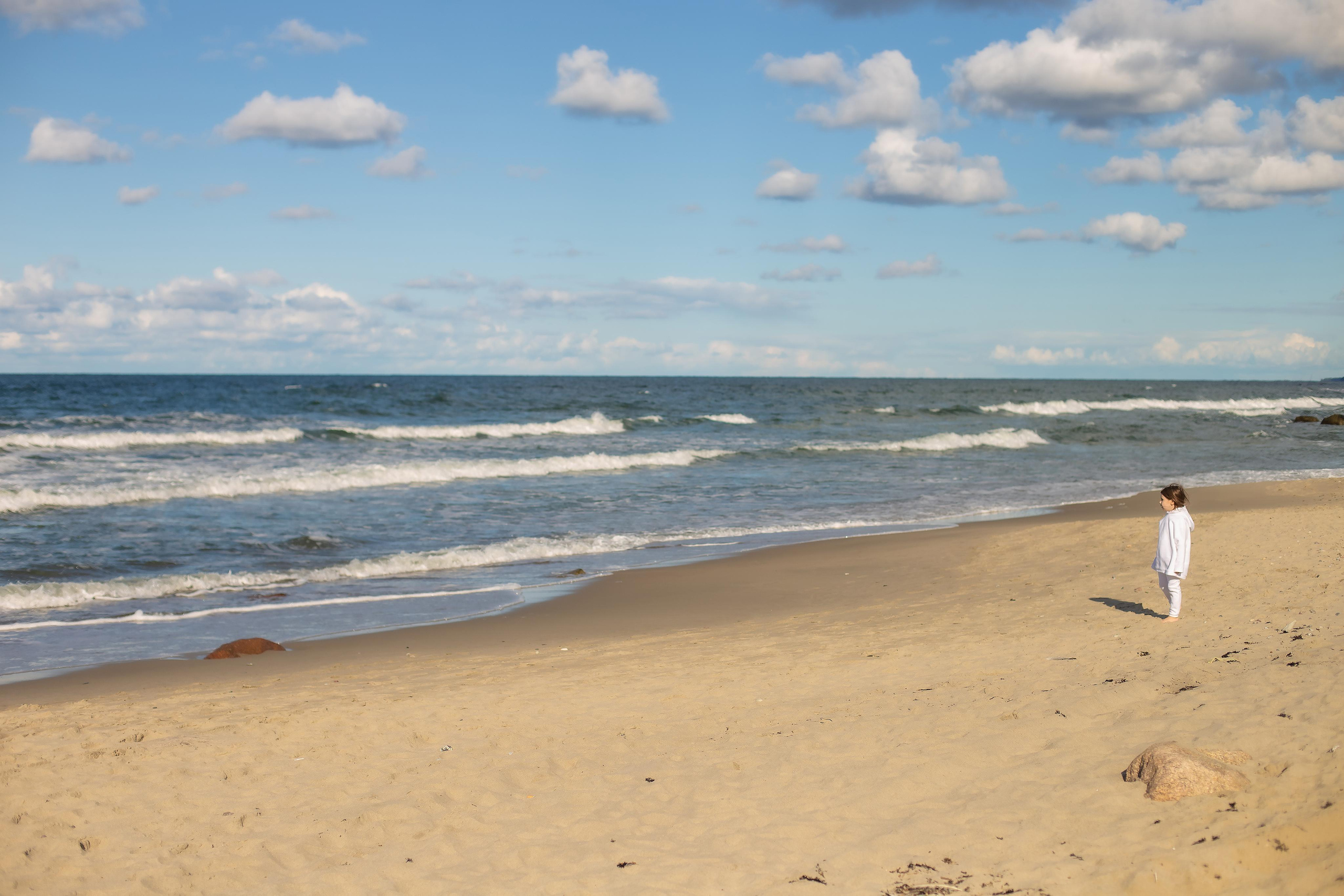 Софа и Элина. Море. Фотограф в Калининграде Решетникова Алина