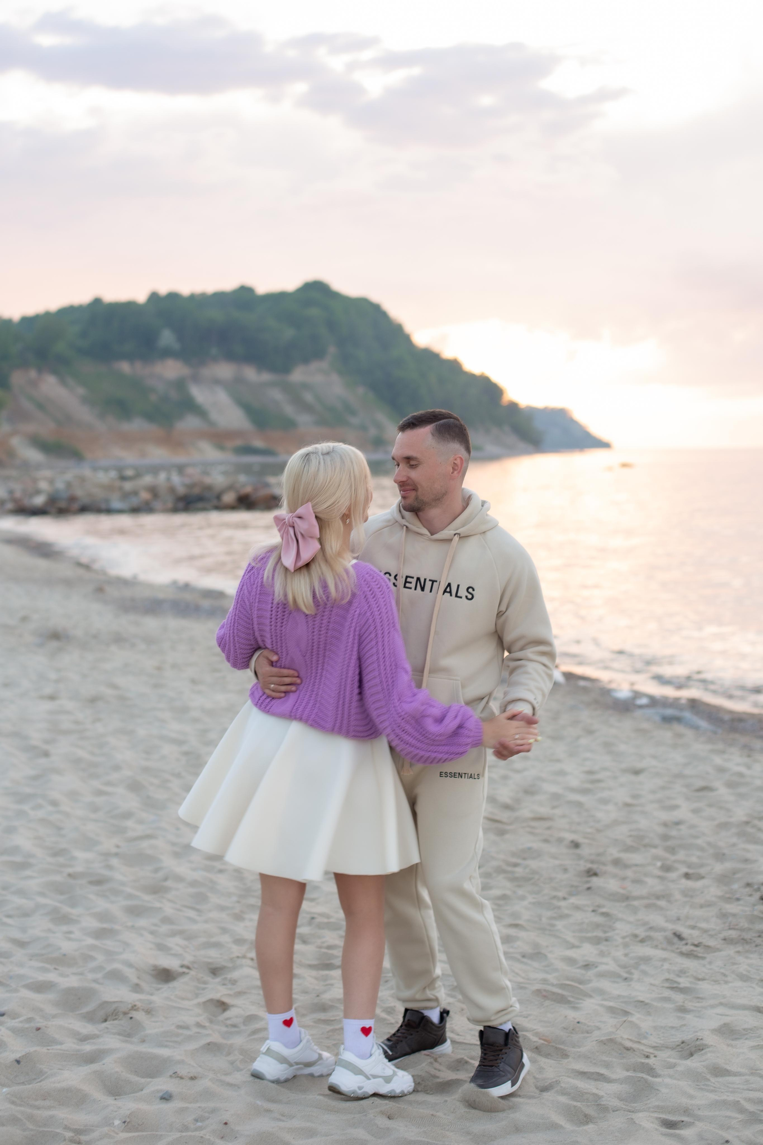 Витя и Ульяна. На берегу моря. Фотограф в Калининграде Решетникова Алина