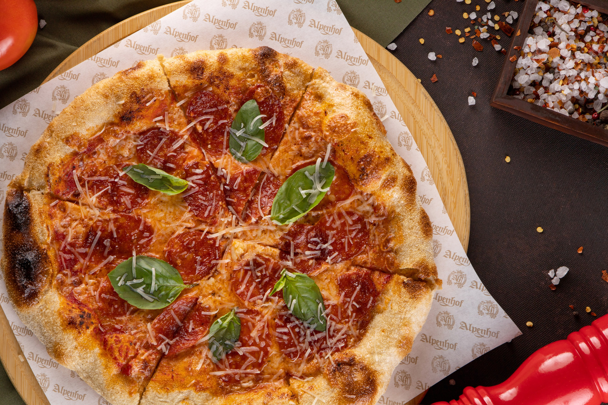 Фотографии пиццы в Астане. Рекламный фуд фотограф и видеограф в Астане Алина Лысенко