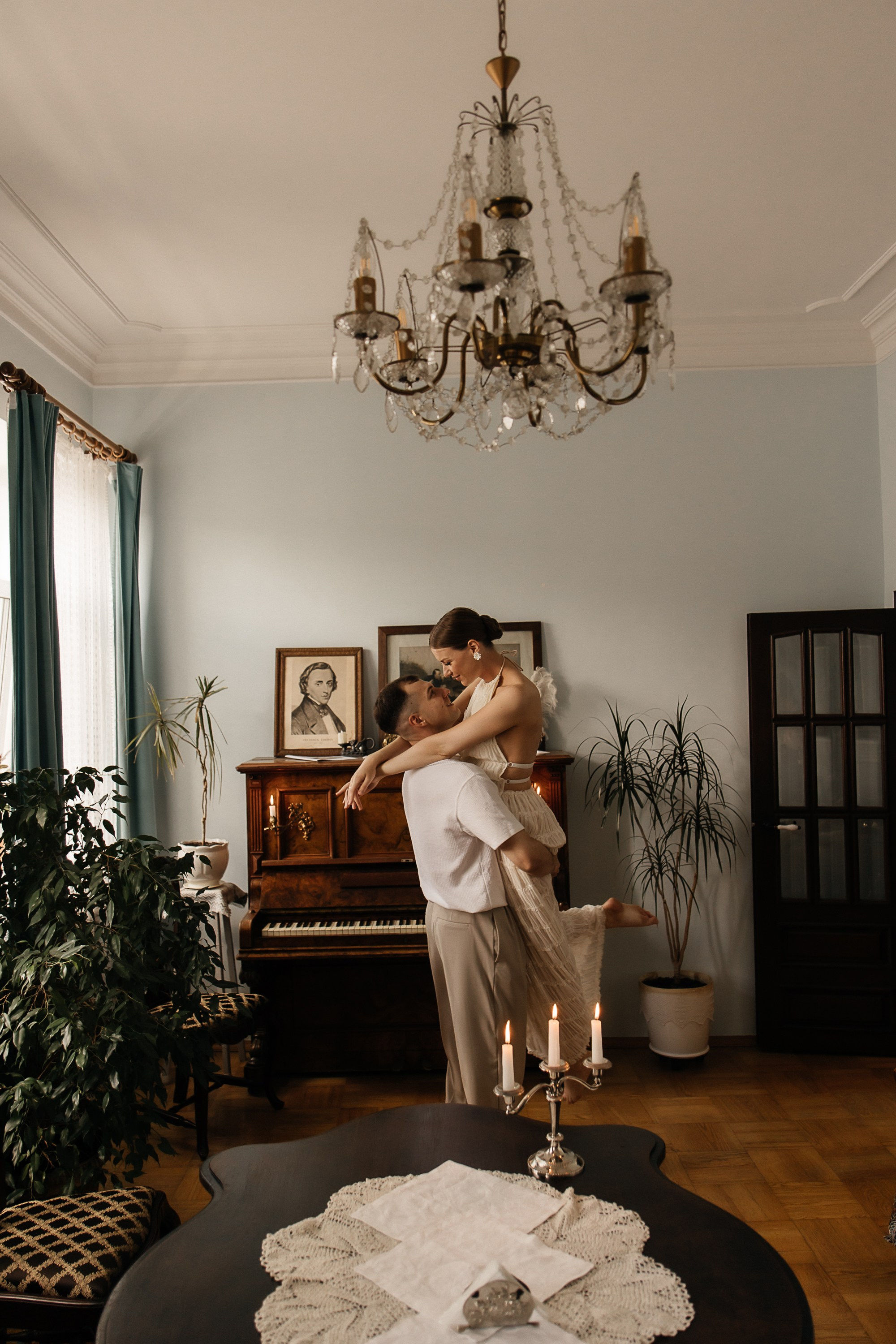 Свадьба в ретро-квартире. Свадебный и семейный фотограф Виолетта Сидельникова. Краснодар, Россия, Беларусь, Европа