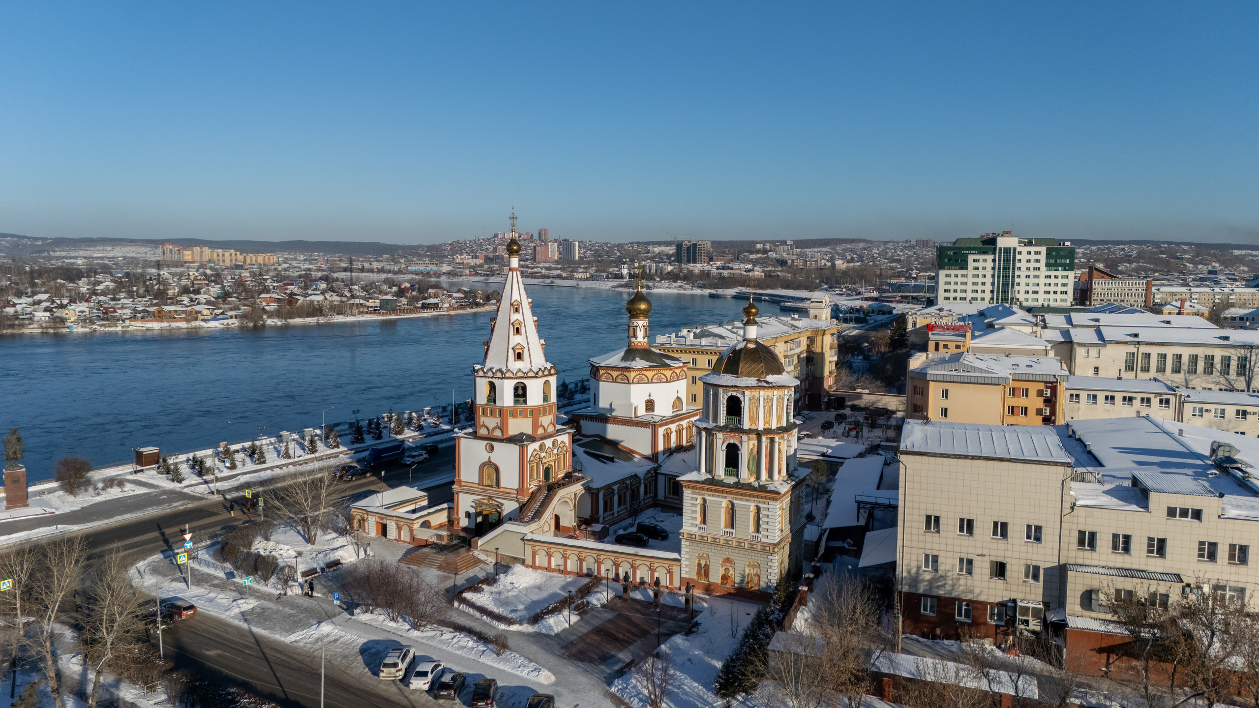 Архитектура города. Фотограф, видеограф и пилот дрона на Байкале