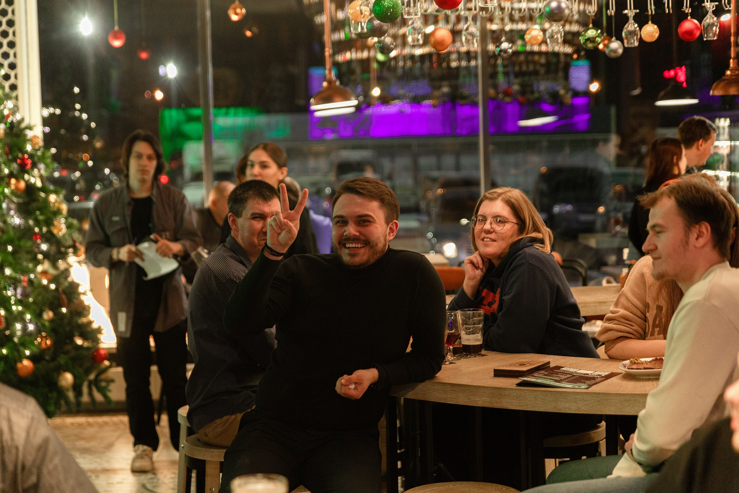 Открытие Бара Top-Hop на улице Фармана Салтанова 06.12.24. Фотограф Тюмень