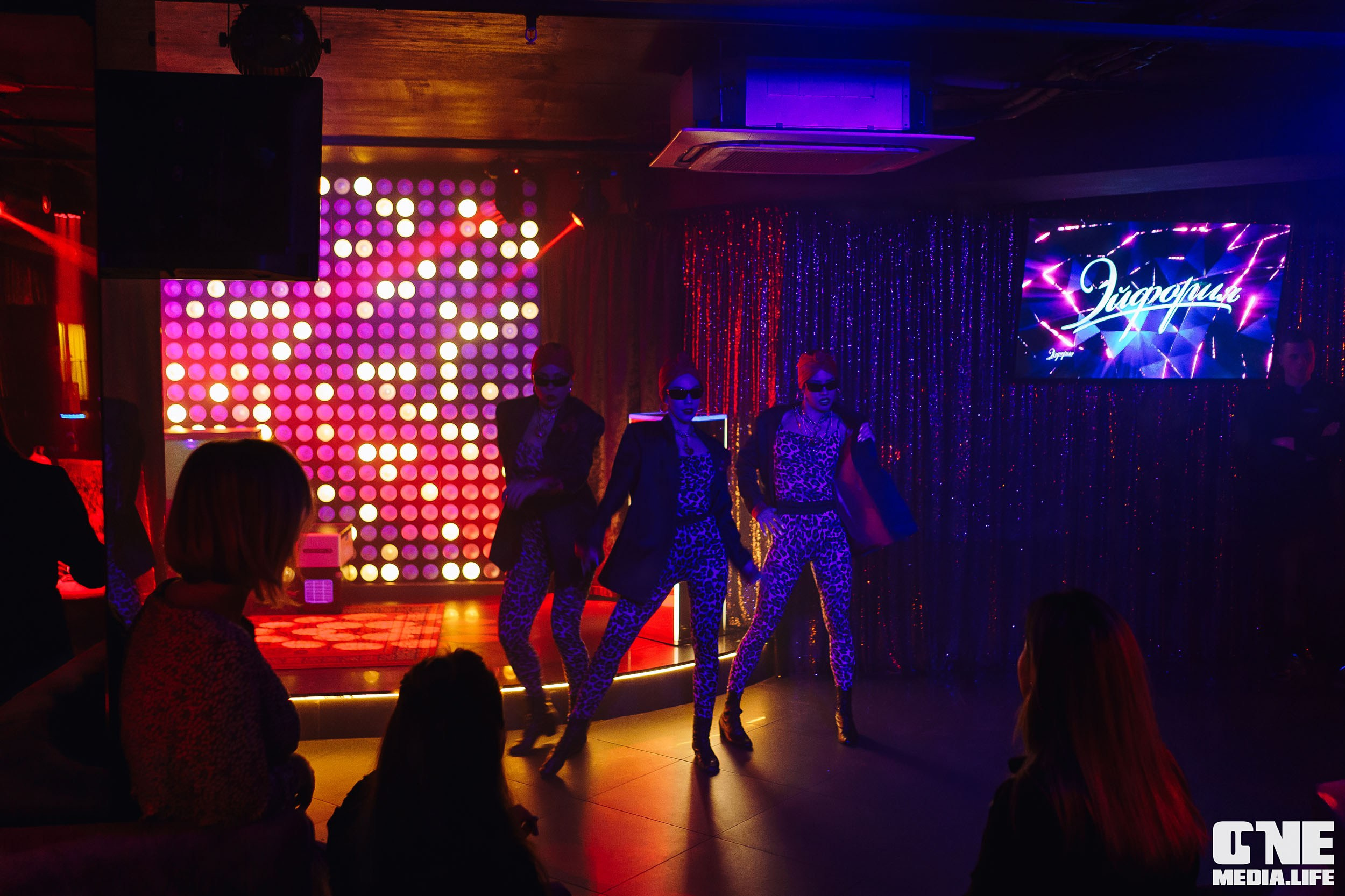 Фоторепортаж из караоке-клуба Эйфория. One Media Life: фоторепортажи, фотоотчеты с мероприятий и заведений