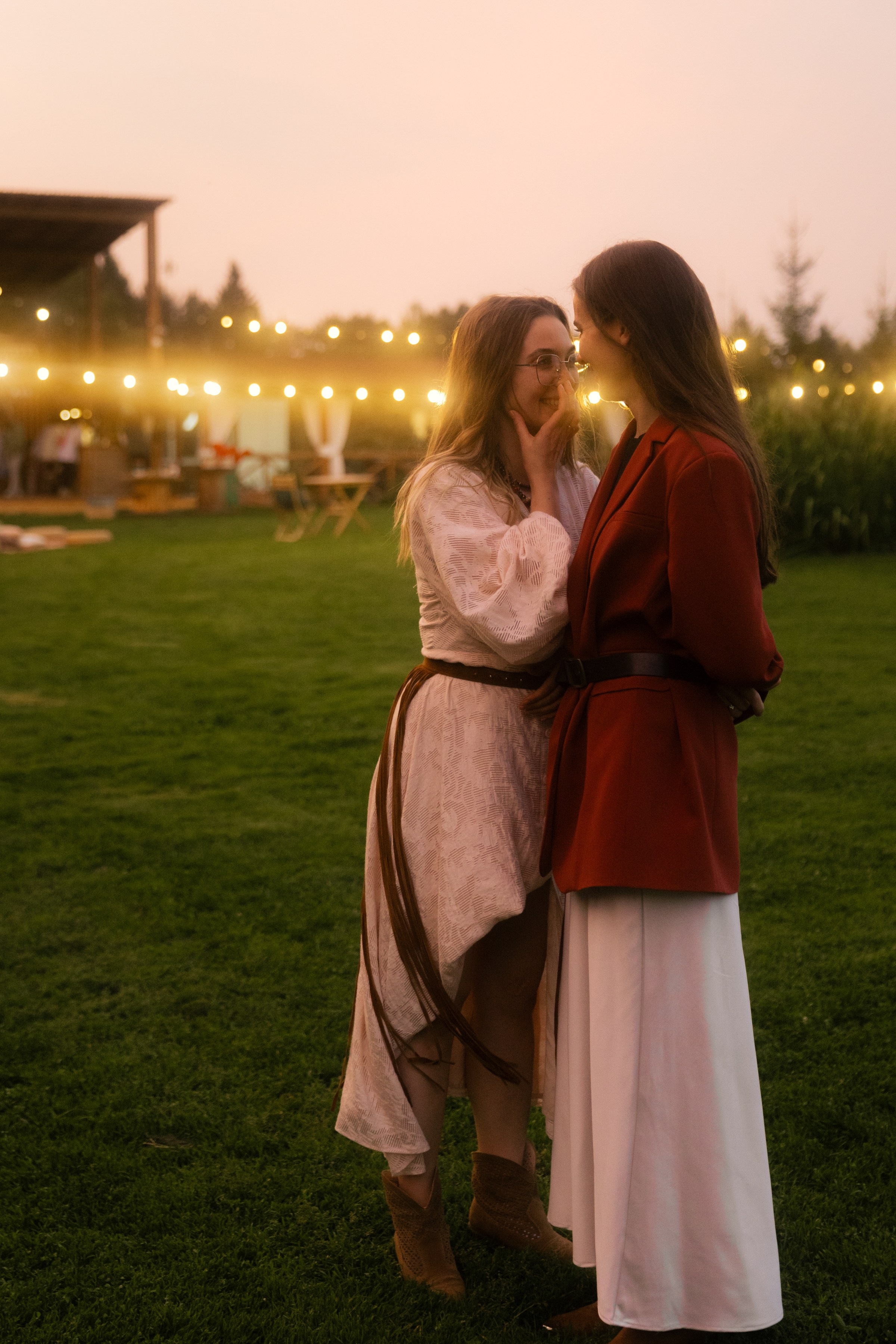 Алиса и Слава, роспись в Москве и вечеринка на природе, подальше от города. Фотограф в Москве Екатерина Черненко