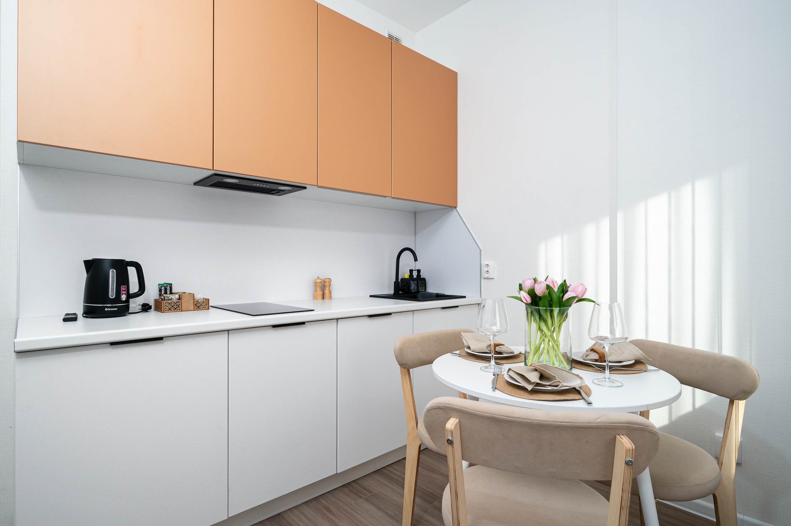 Студия на Октябрьской набережной. Интерьерный фотограф. Фото- видеосъемка недвижимости Санкт-Петербург