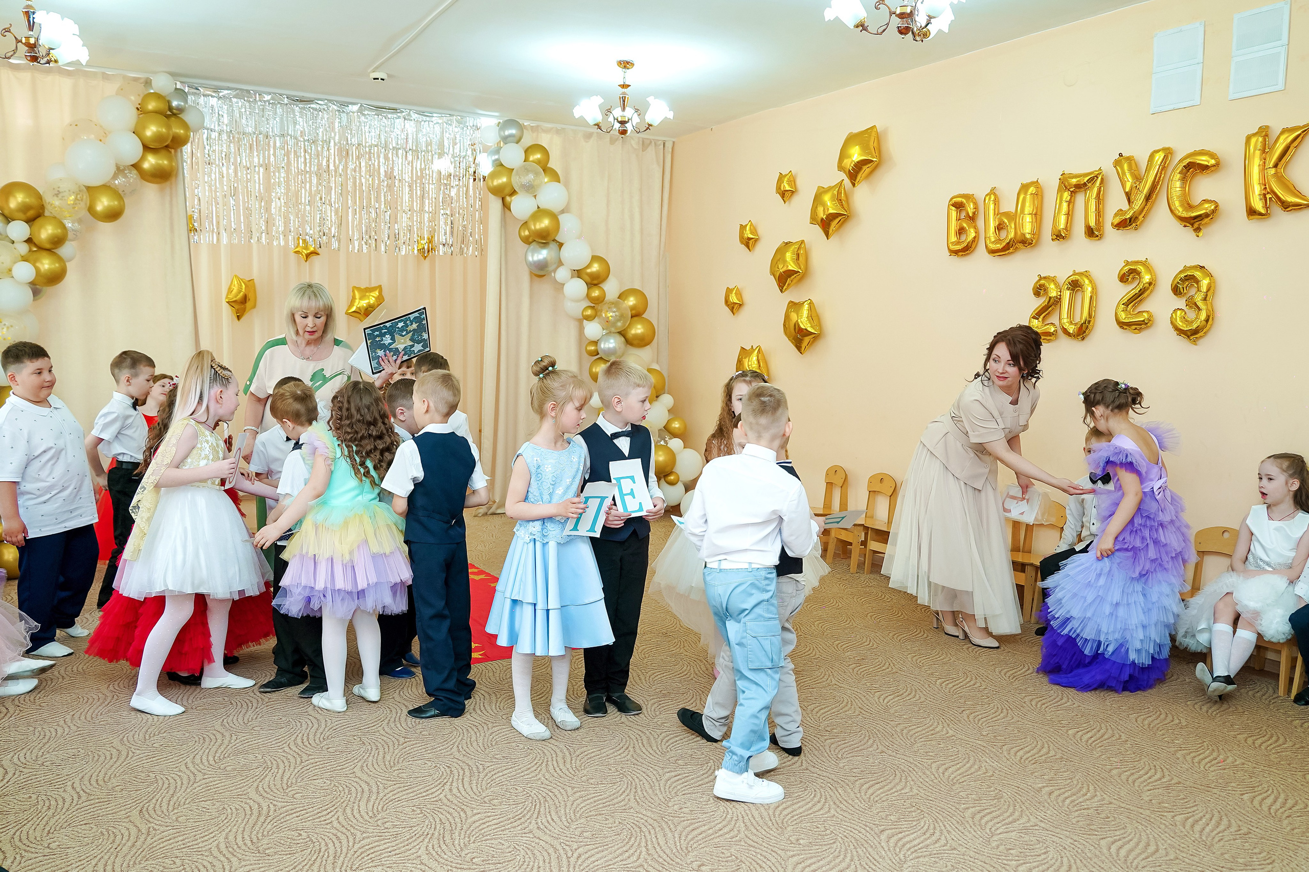 Фотосъемка видеосъёмка фотограф видеооператор новогодних утренников  в. Фотограф, видеооператор Нина Коршунова