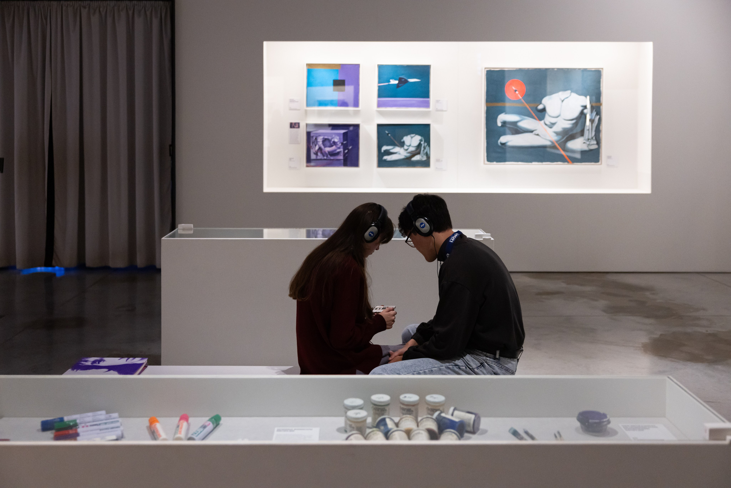 Выставка-байопик «Виктор Цой. Легенда» (10 октября 2025). Репортажный фотограф Алексей Пирязев