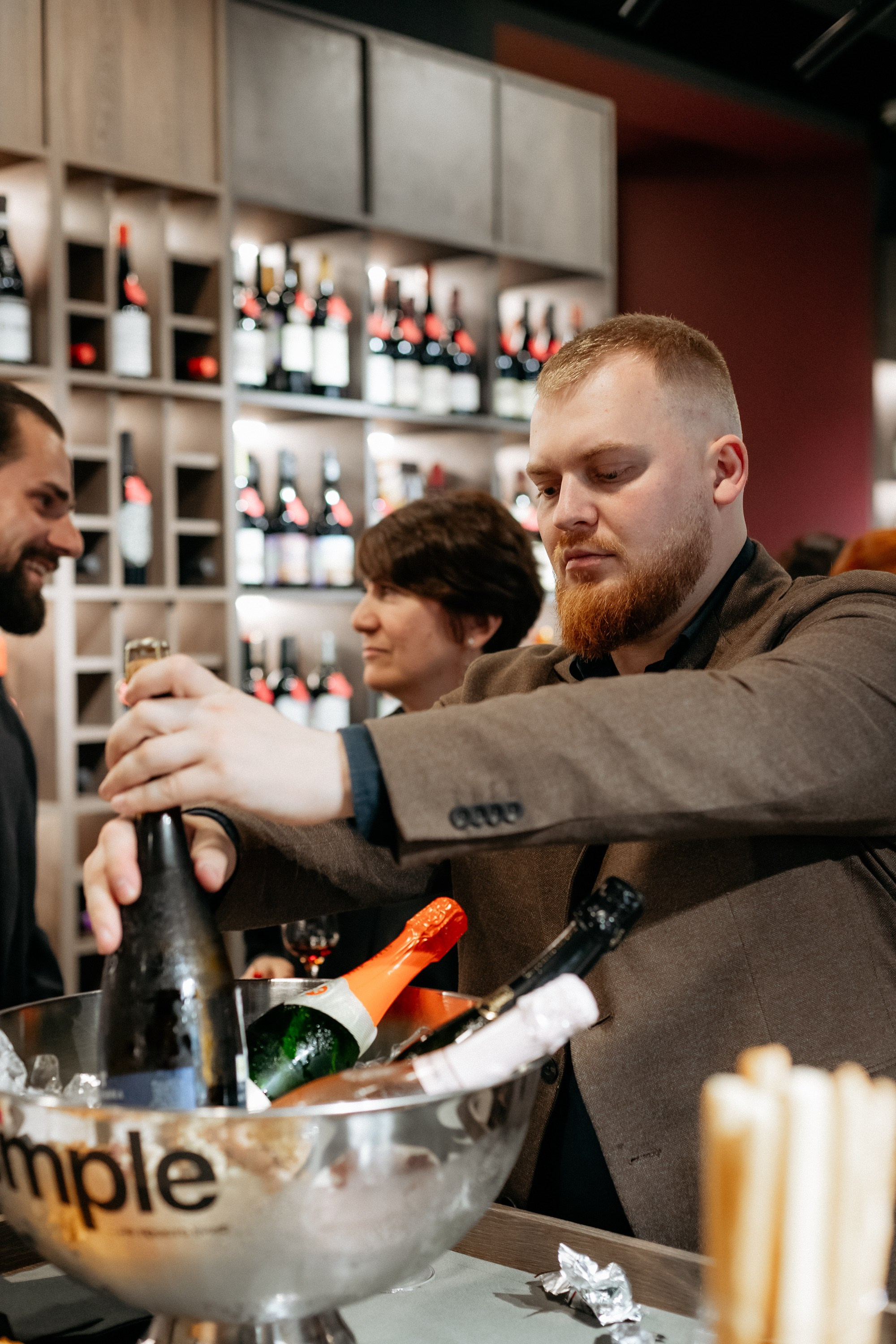 BY SIMPLE ВИНОТЕКА — ОТКРЫТИЕ. СВОИ. ФОТООТЧЕТЫ-СОБЫТИЯ-МЕСТА