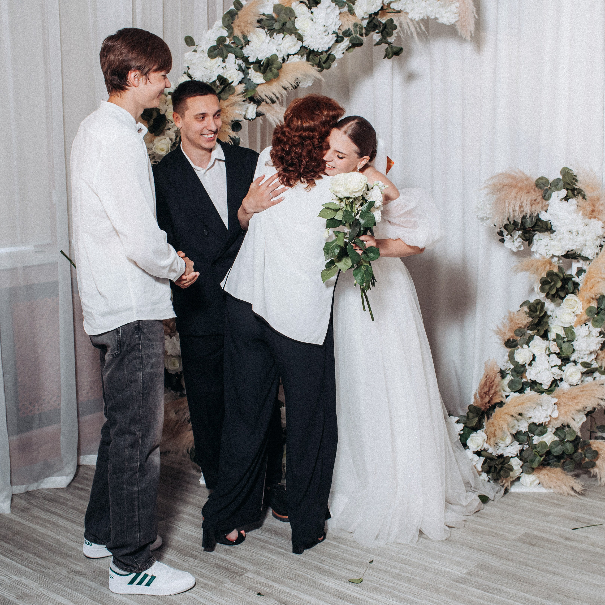 Vlad & Nadya (Saint-Petersburg, Russia). Destination wedding photographer Peter Letu