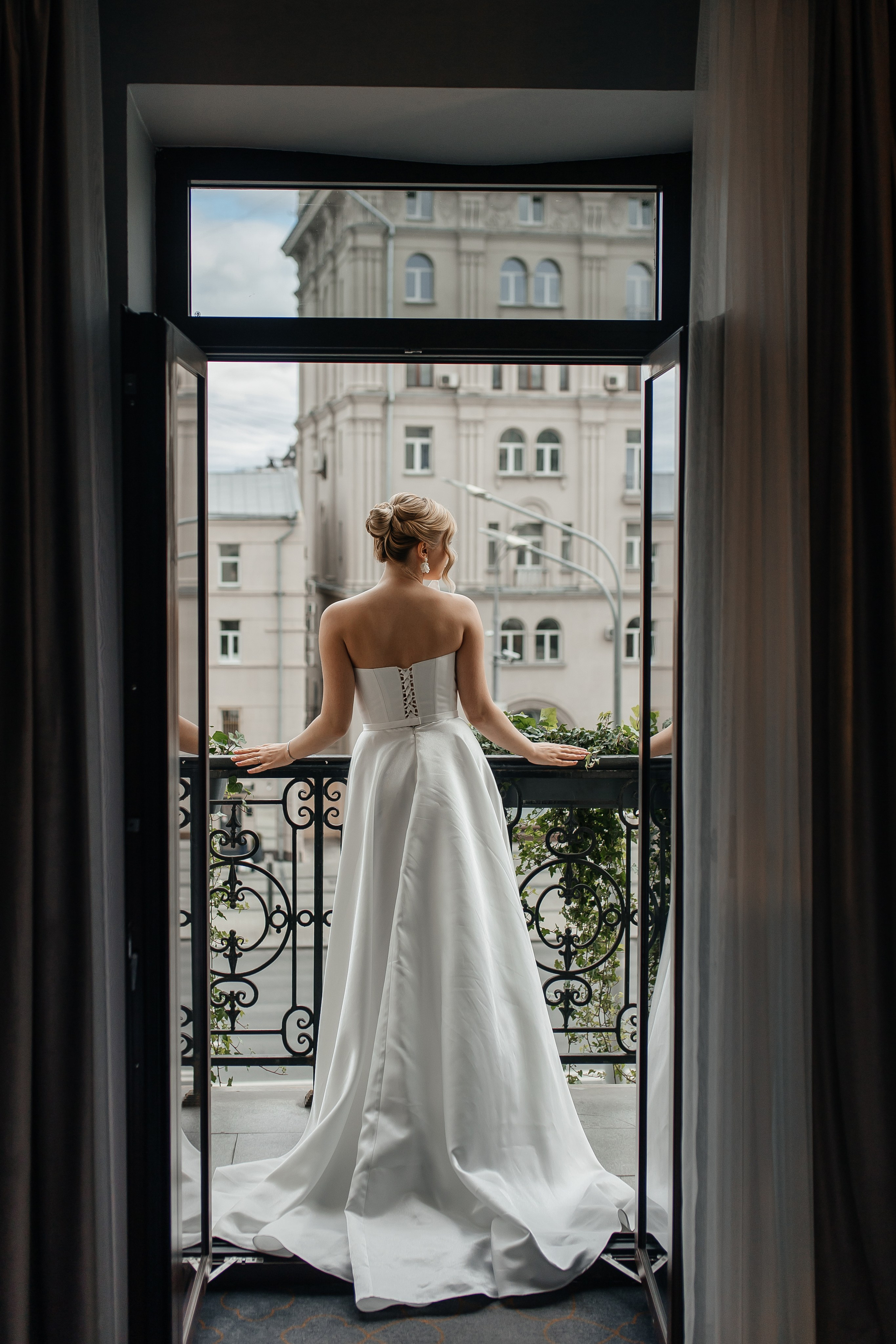 Свадебная фотосессия в отеле Хартвел в Москве