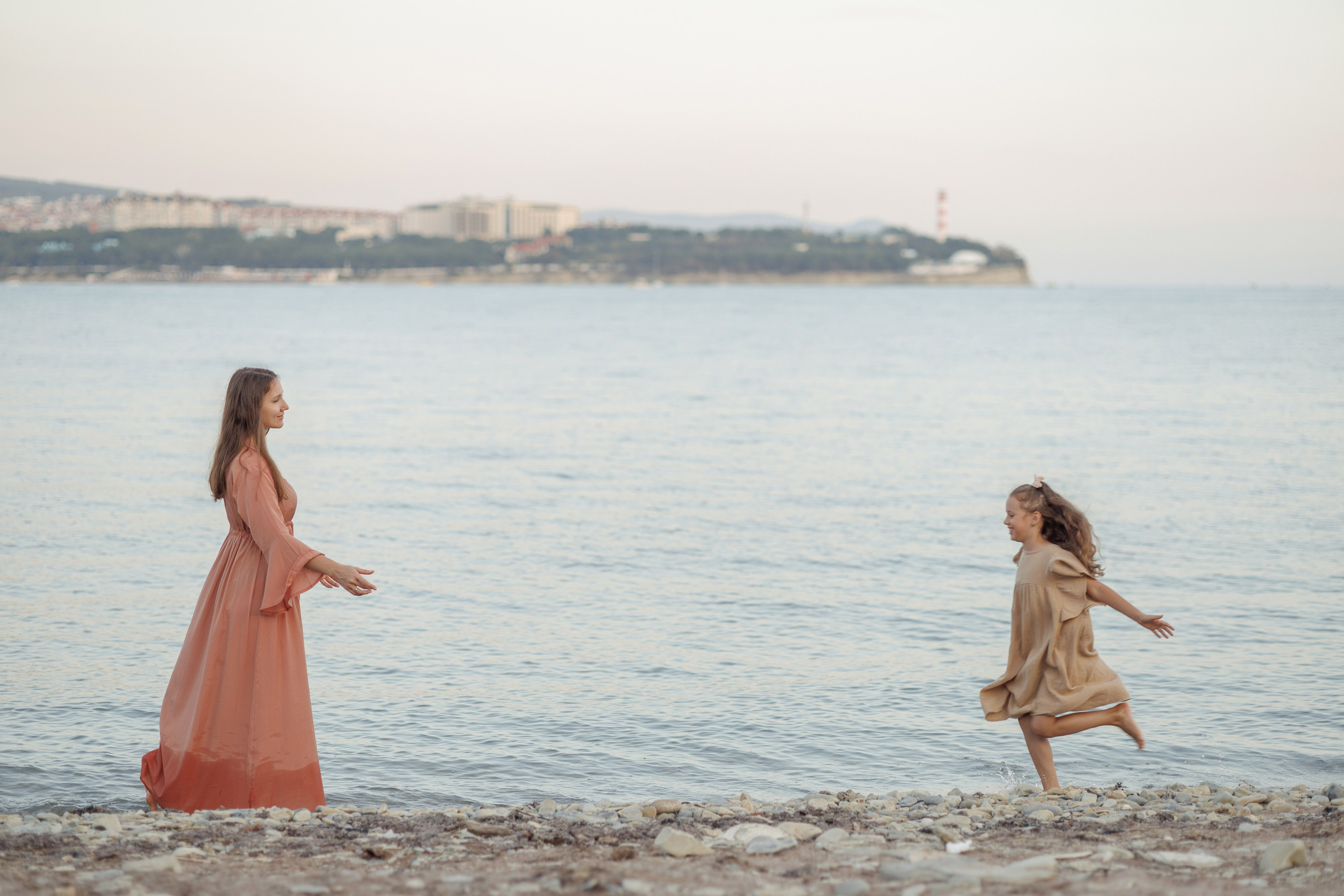 Семейная прогулка на Тонком мысу. Семейный и портретный фотограф в Геленджике Любовь Бодрова