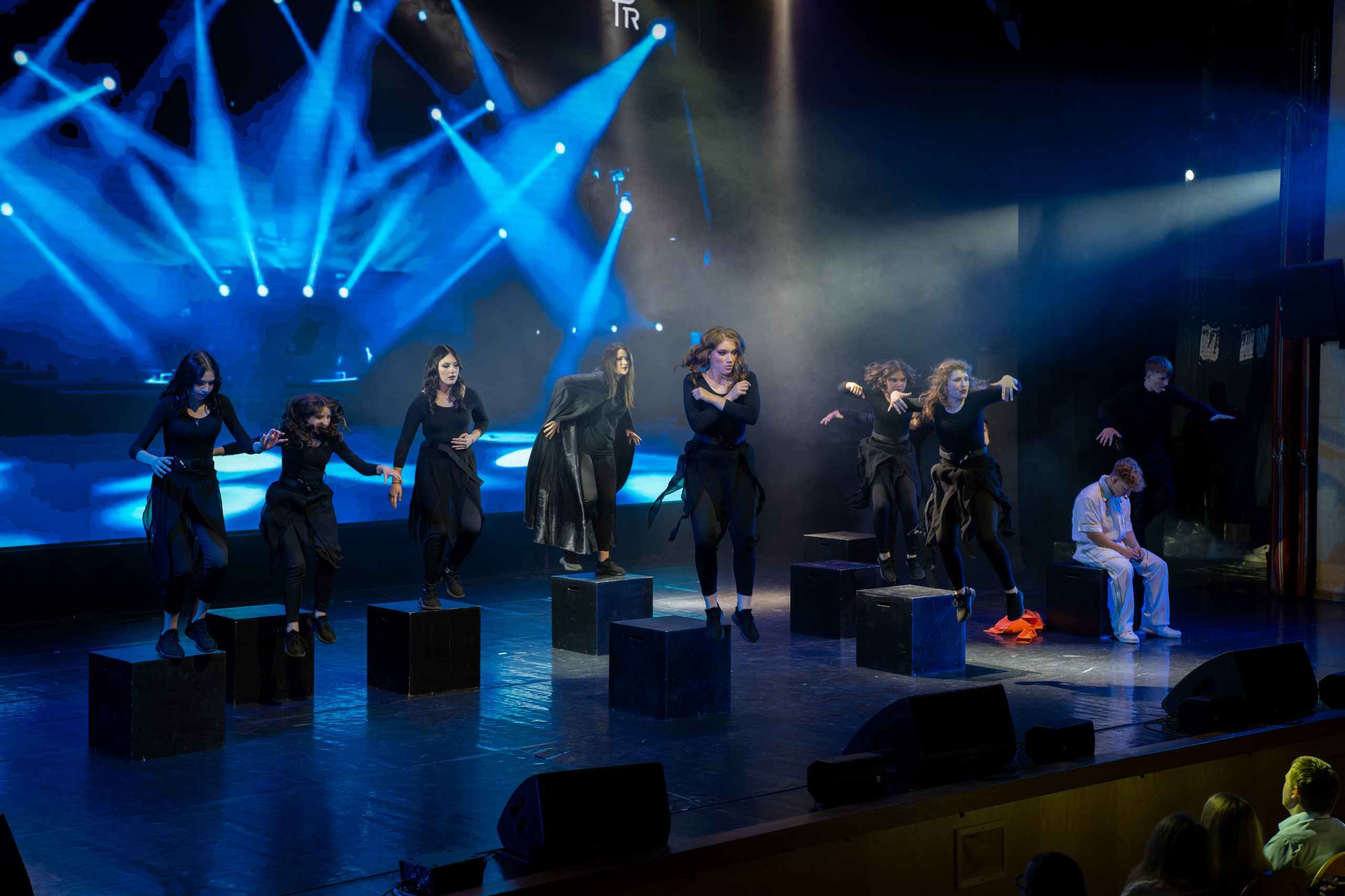 Съёмка благотворительного спектакля «Новая история деревянного мальчика». «Студия DRONAVT`s» — видеосъёмка и фотография г. Москва