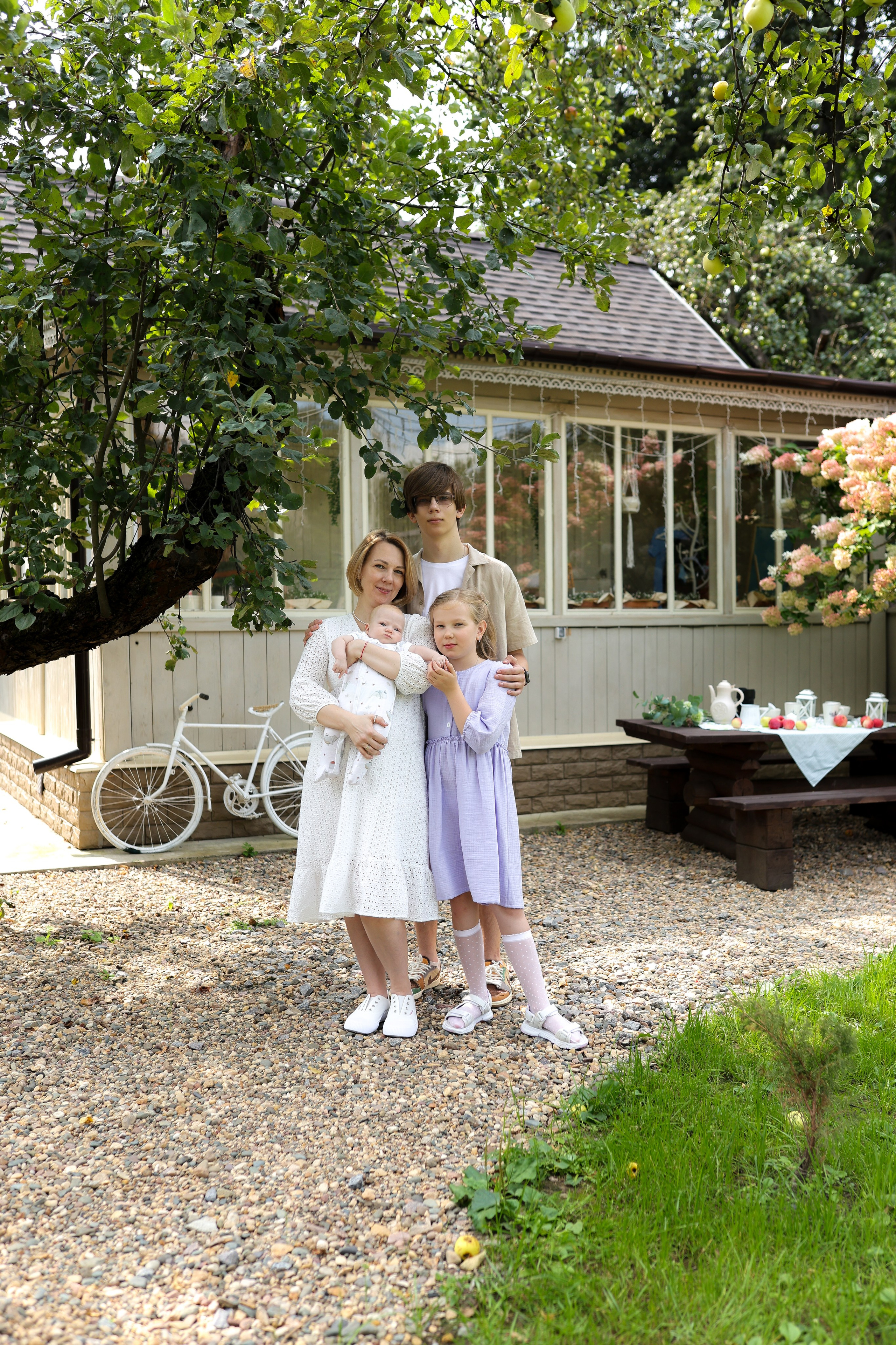 Семейная фотосессия в загородной студии. Фотограф в Железнодорожном и Балашихе
