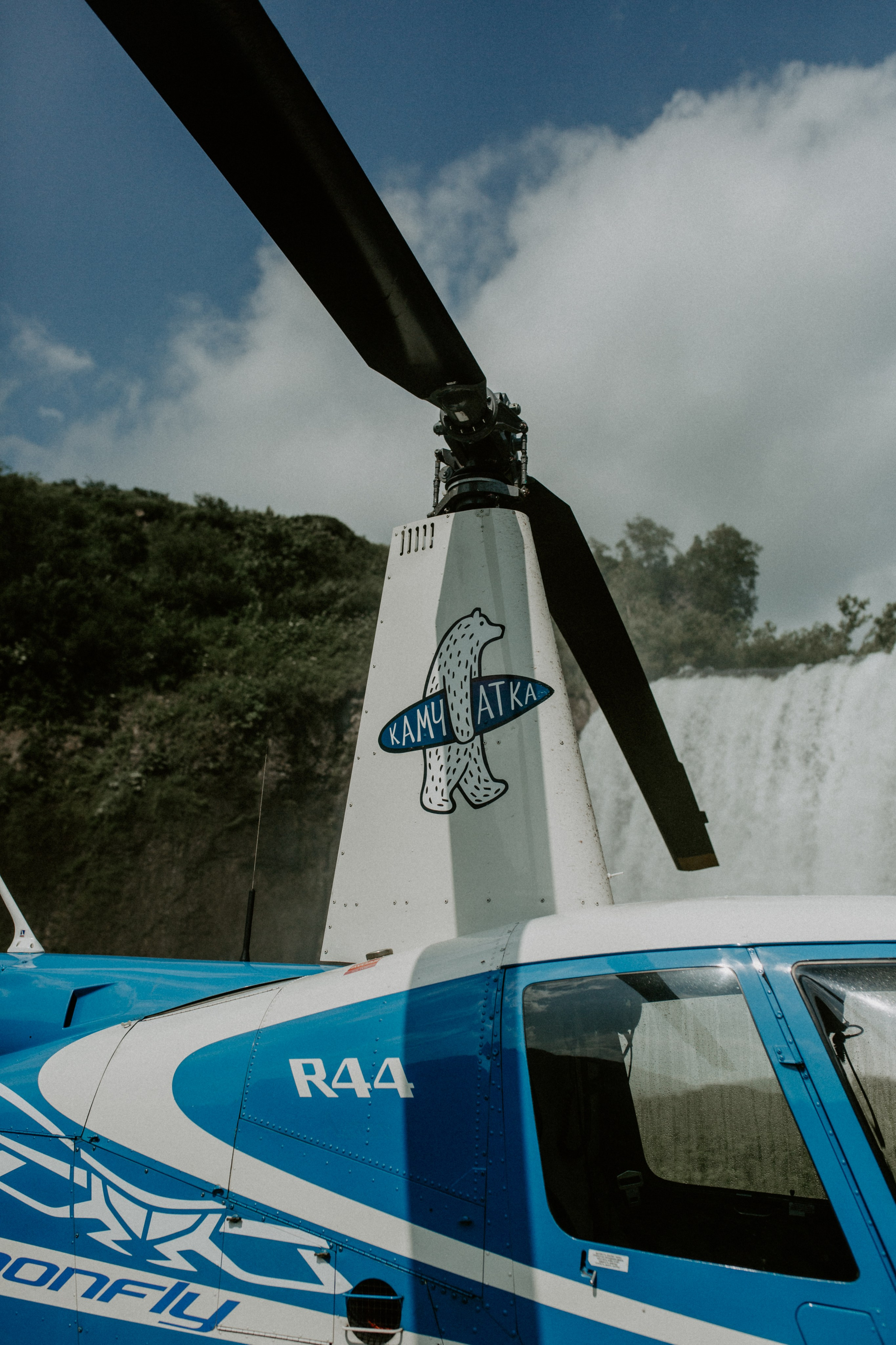 Ветролетный полет Вулкан Малый Семячик. Свадебное фото и видео на Камчатке. Туристические маршруты