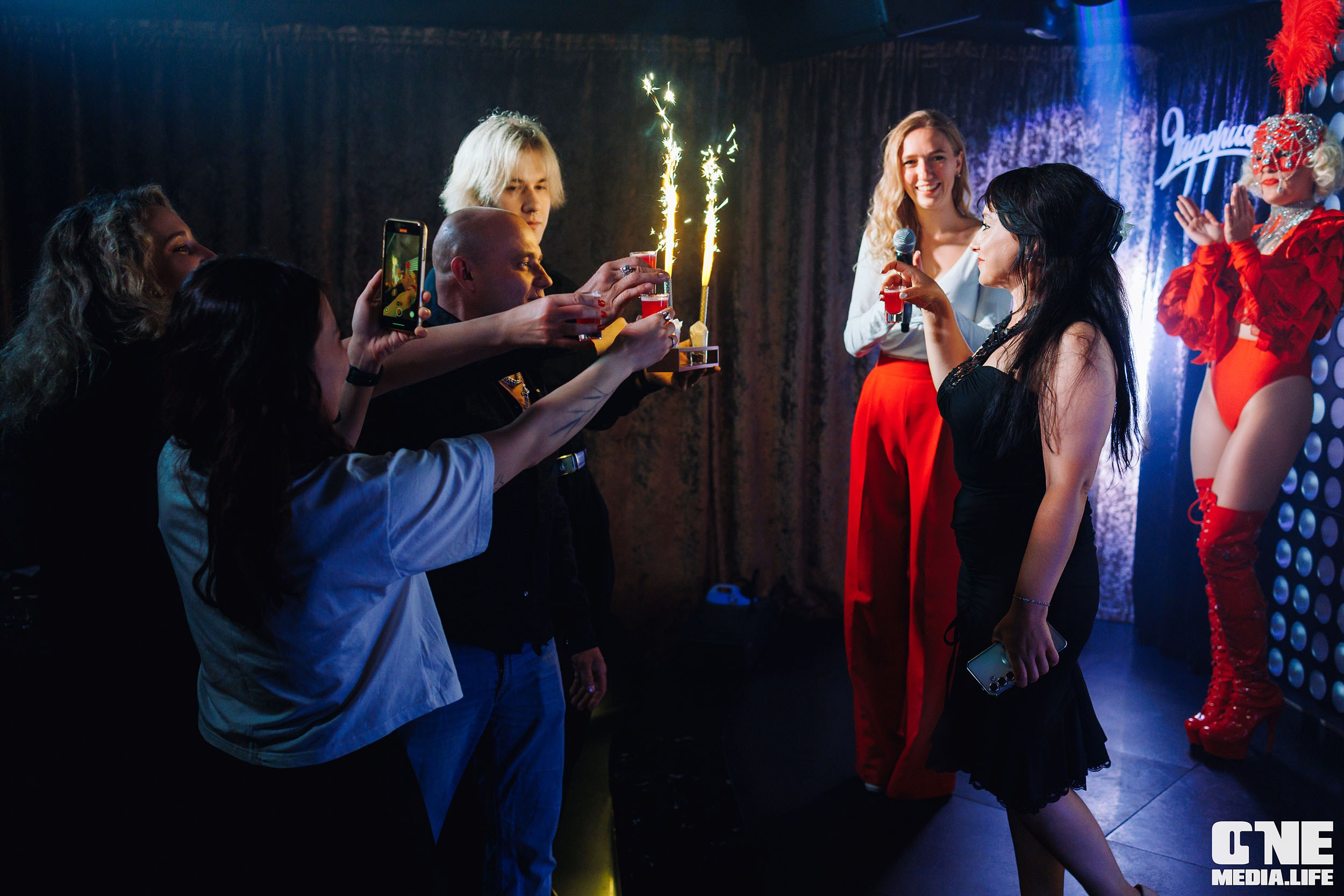 Фоторепортаж из караоке-клуба Эйфория. One Media Life: фоторепортажи, фотоотчеты с мероприятий и заведений