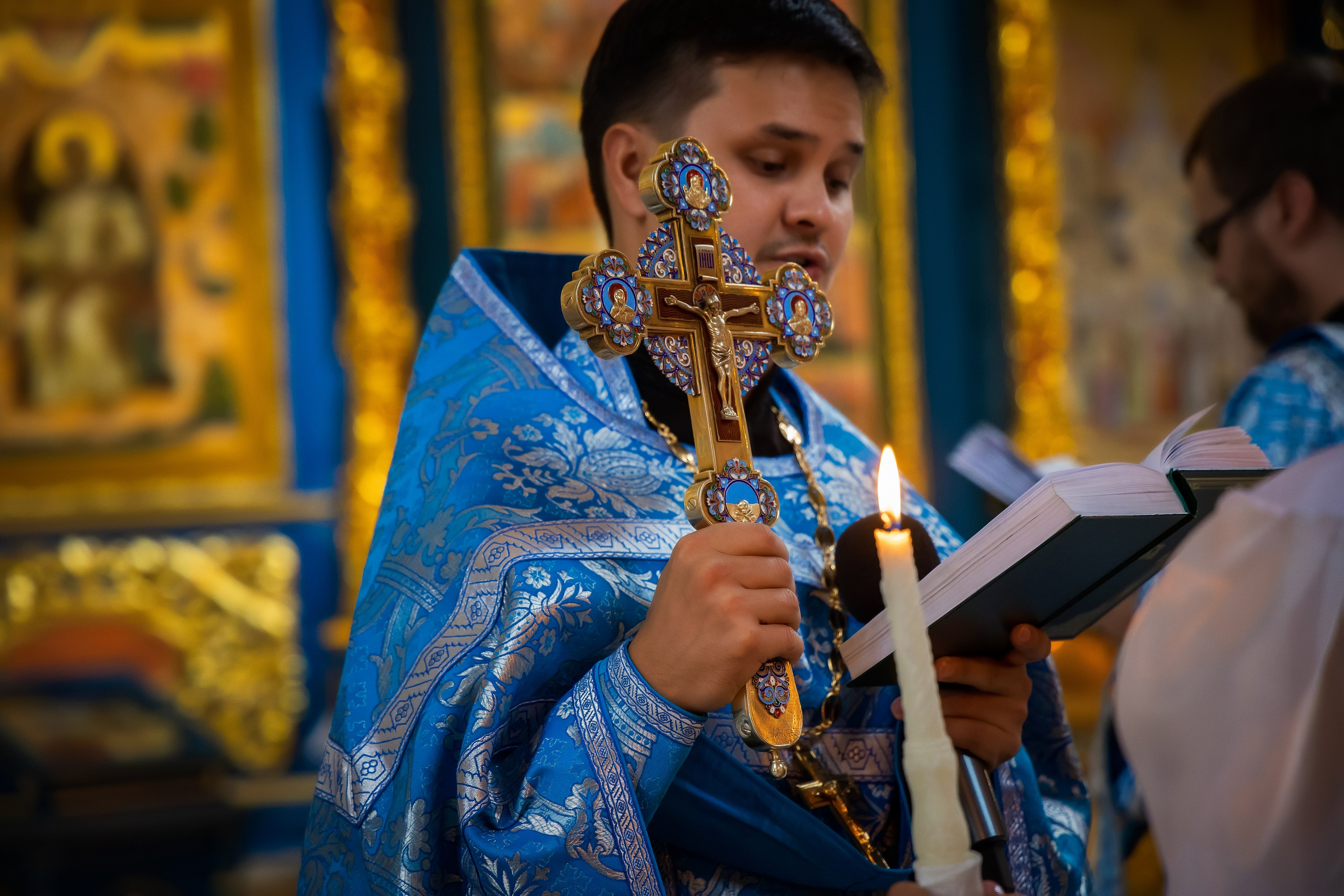 В Храме. Семейный и Свадебный фотограф в Астане Александр Астапов