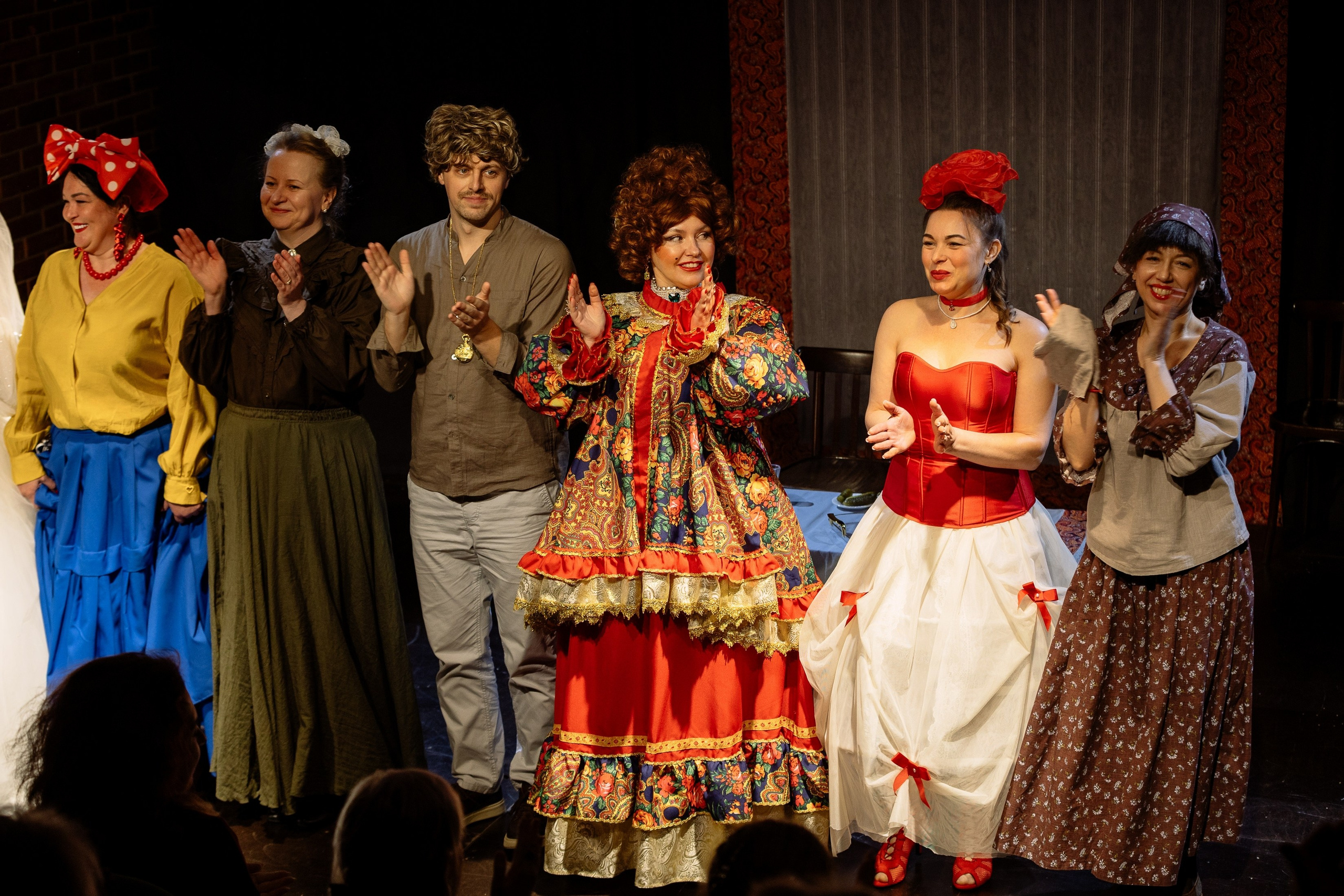 Театр Арт-Авеню _ Женитьба Бальзаминова. Фотограф Юлия Мальцева