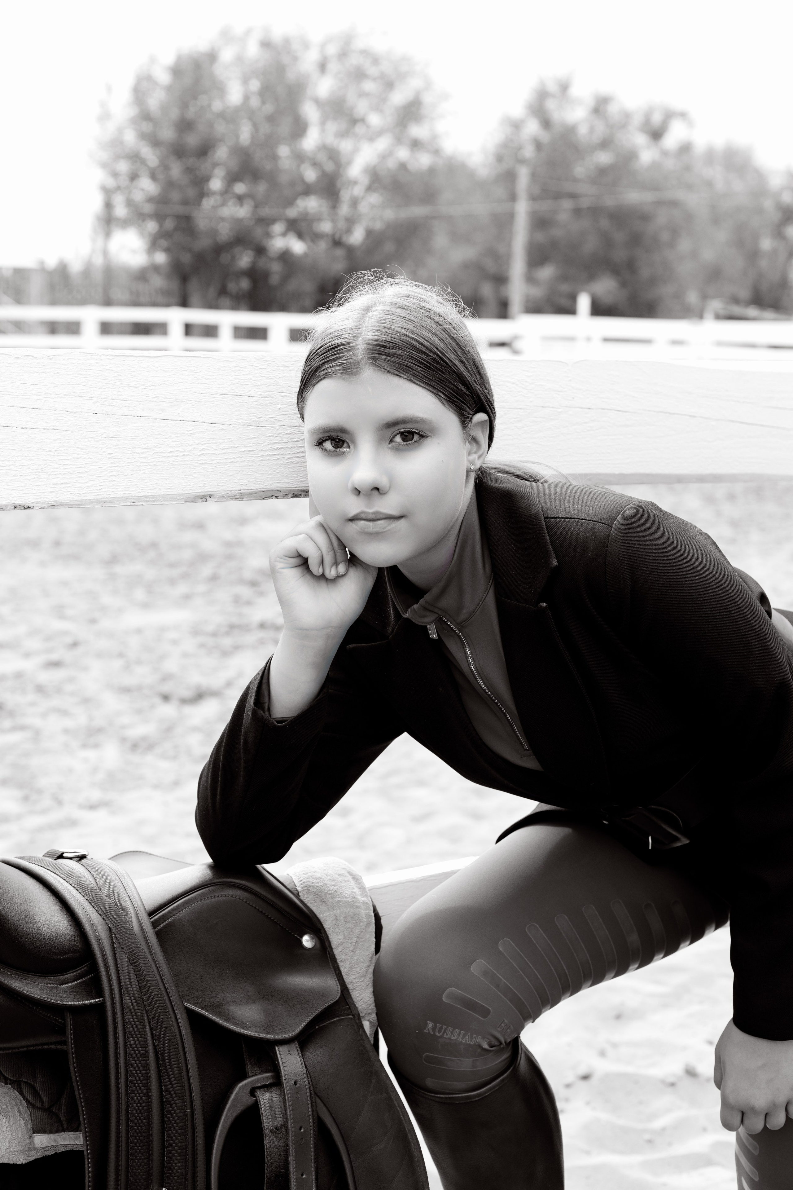 Лера в Конно-спортивном клубе. Женский фотограф в Орске Новотроицке Динара Долганова