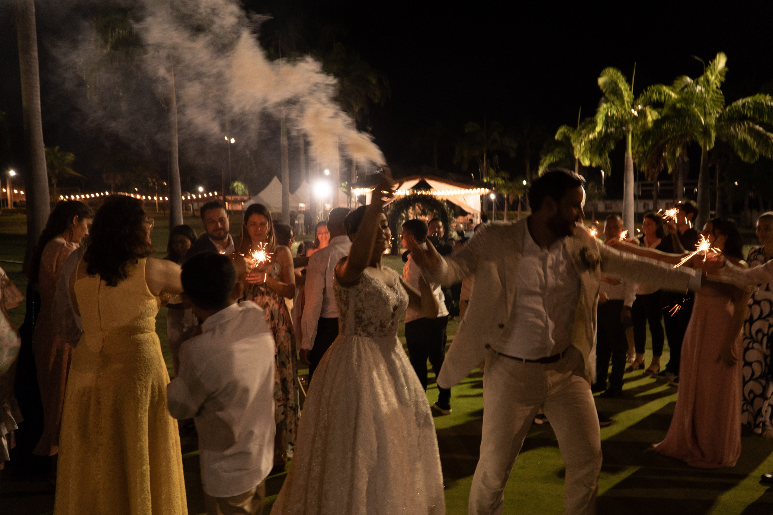 Carola & Gerson. Wedding Photographer in Barcelona and Medellin