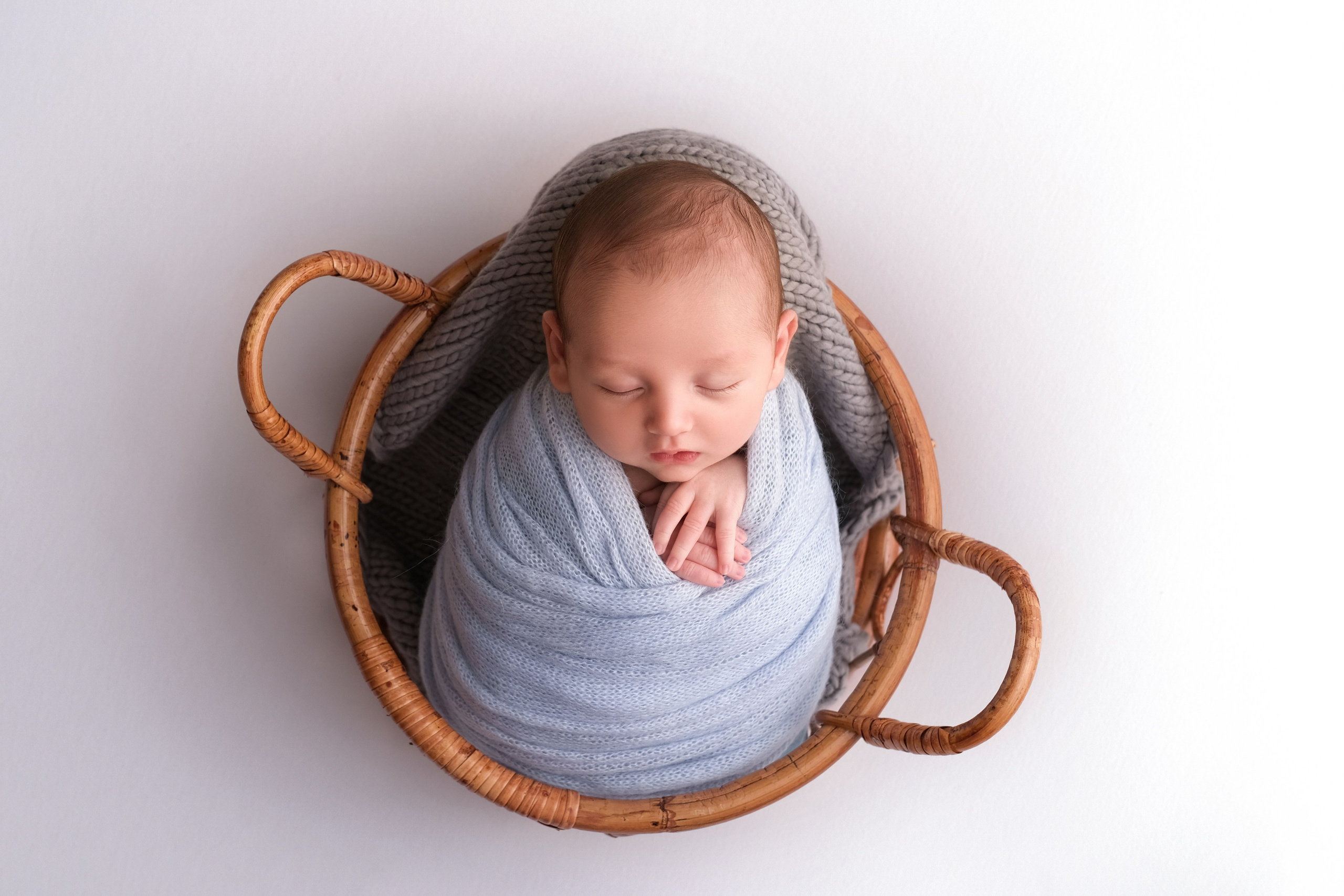 Новорожденные. Фотограф новорожденных в Караганде