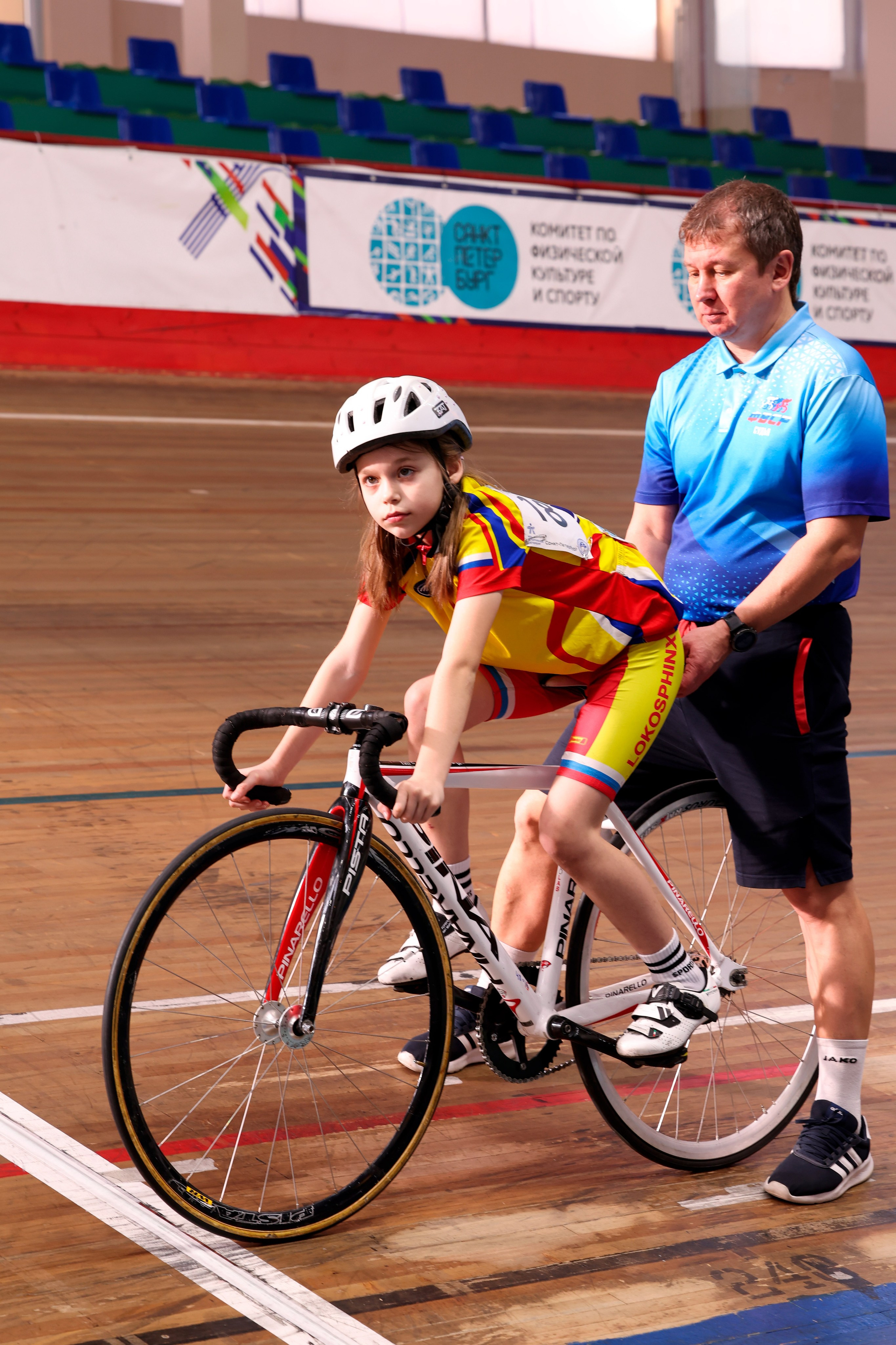 Пятый этап Региональных соревнований по велоспорту на треке (Гит, Скретч) 15.03.2025. Спортивный и репортажный фотограф Антон Тереханов