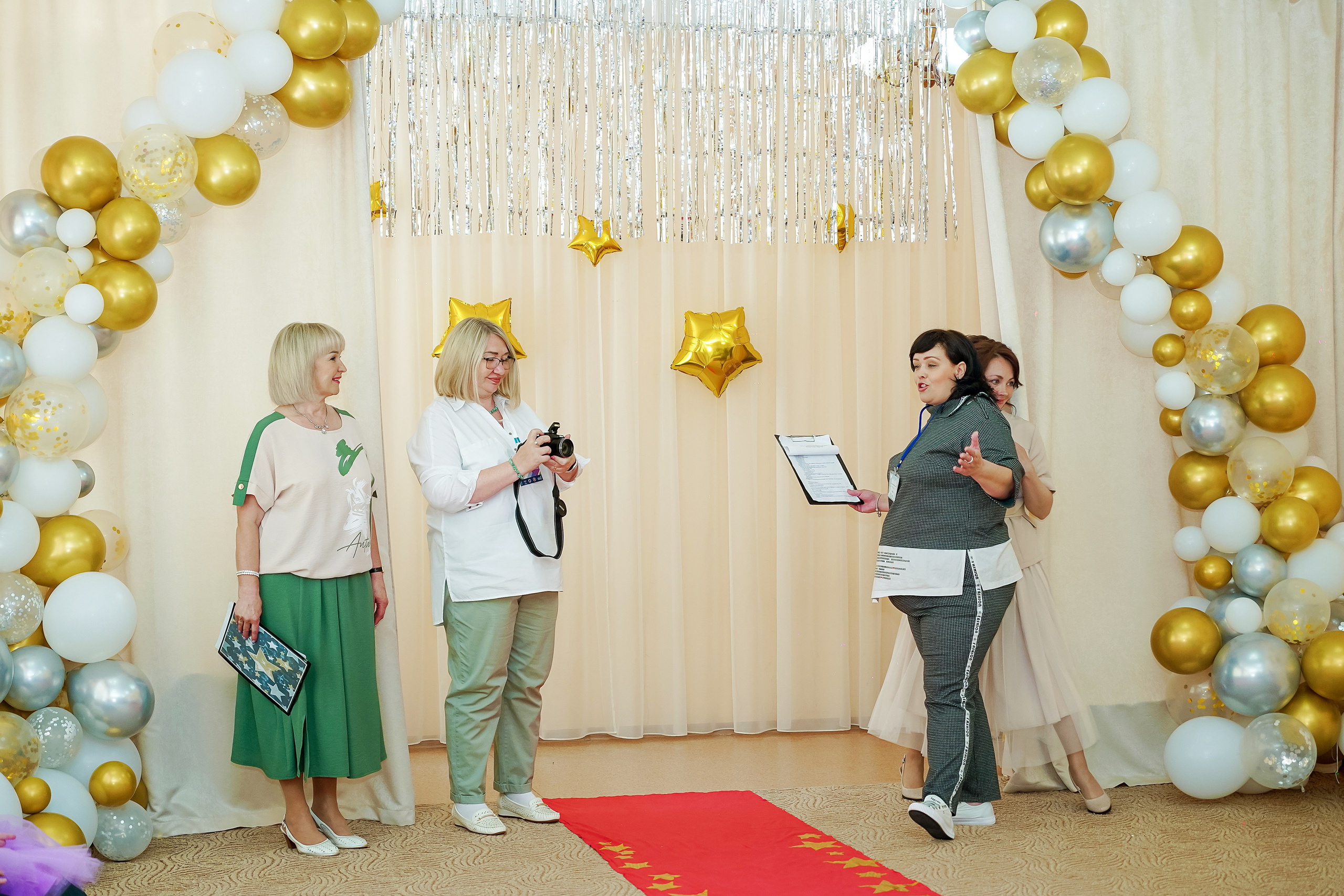 Фотосъемка видеосъёмка фотограф видеооператор новогодних утренников  в. Фотограф, видеооператор Нина Коршунова