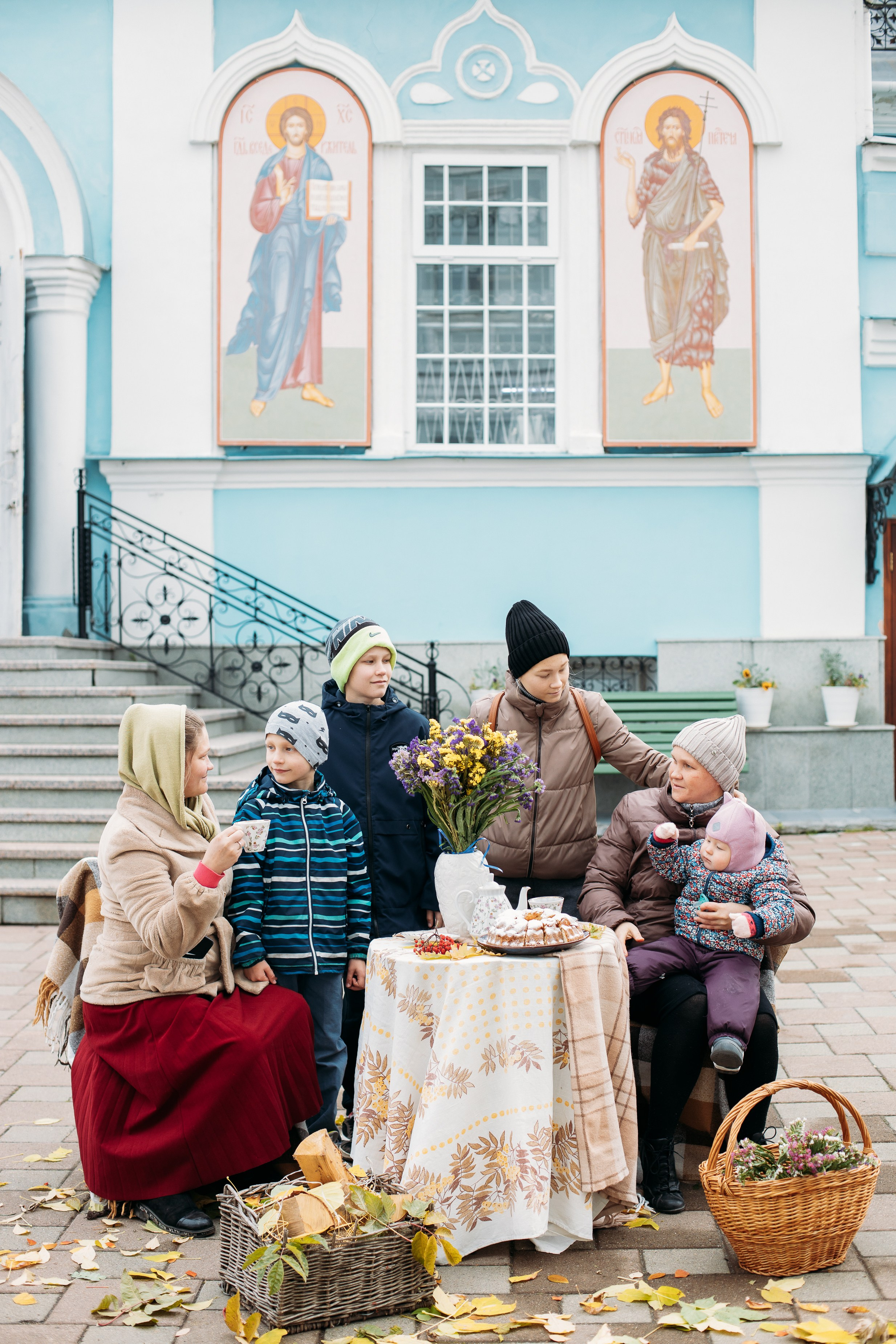 Покров в храме Иоанна Предтечи. Семейный фотограф Трусова Евгения в Екатеринбурге