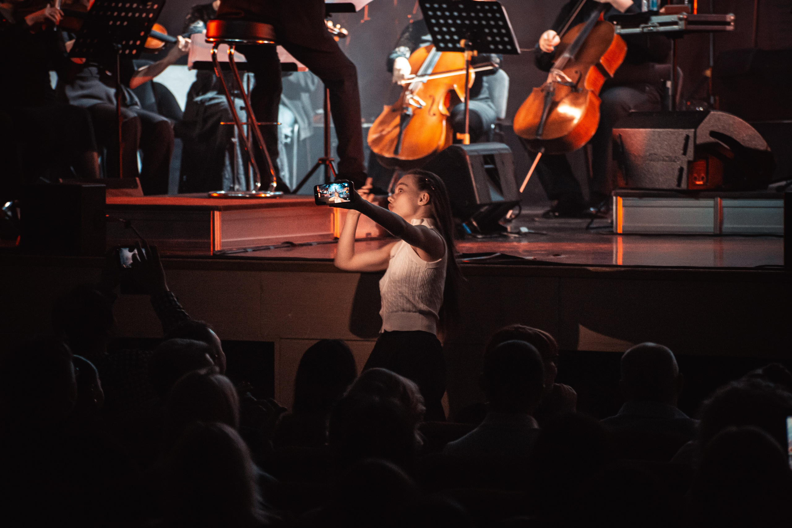 Сергей Бобунец с оркестром, Гранд холл Сибирь, 18.03.2026. Фотограф Регина Крикунова г. Красноярск