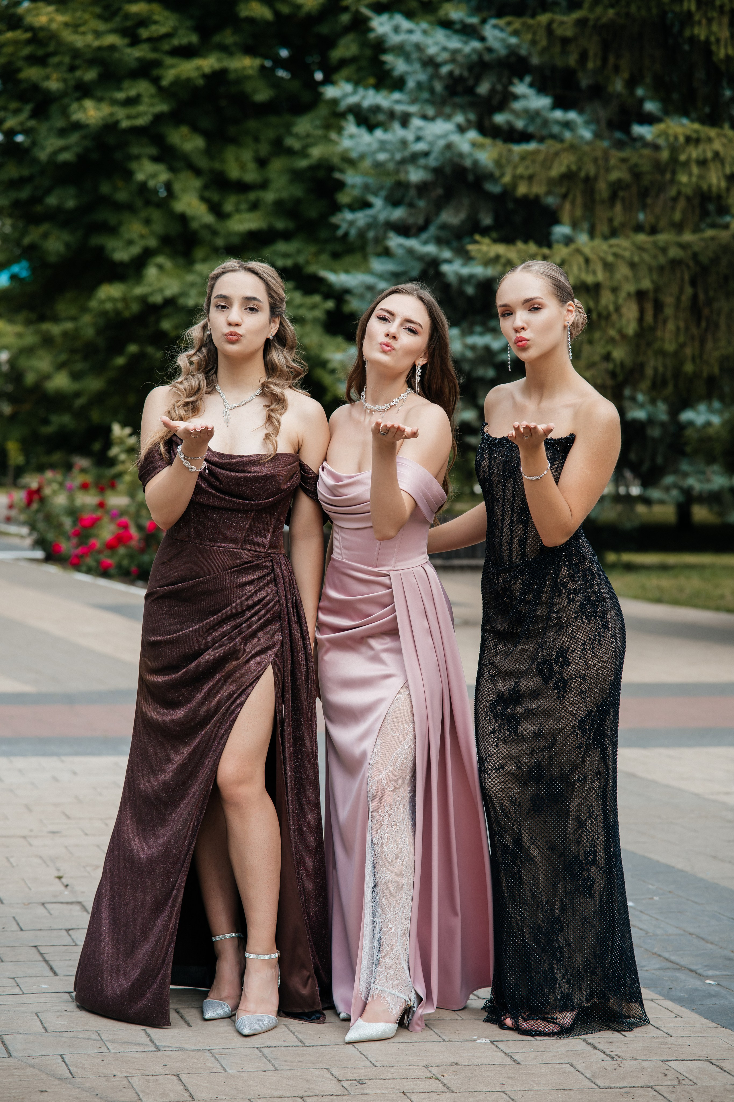 Медалисты. Школьный фотограф в Валуйках. Фотосессии для выпускников и изготовление выпускных альбомов в городе Валуйки и в Белгородской области