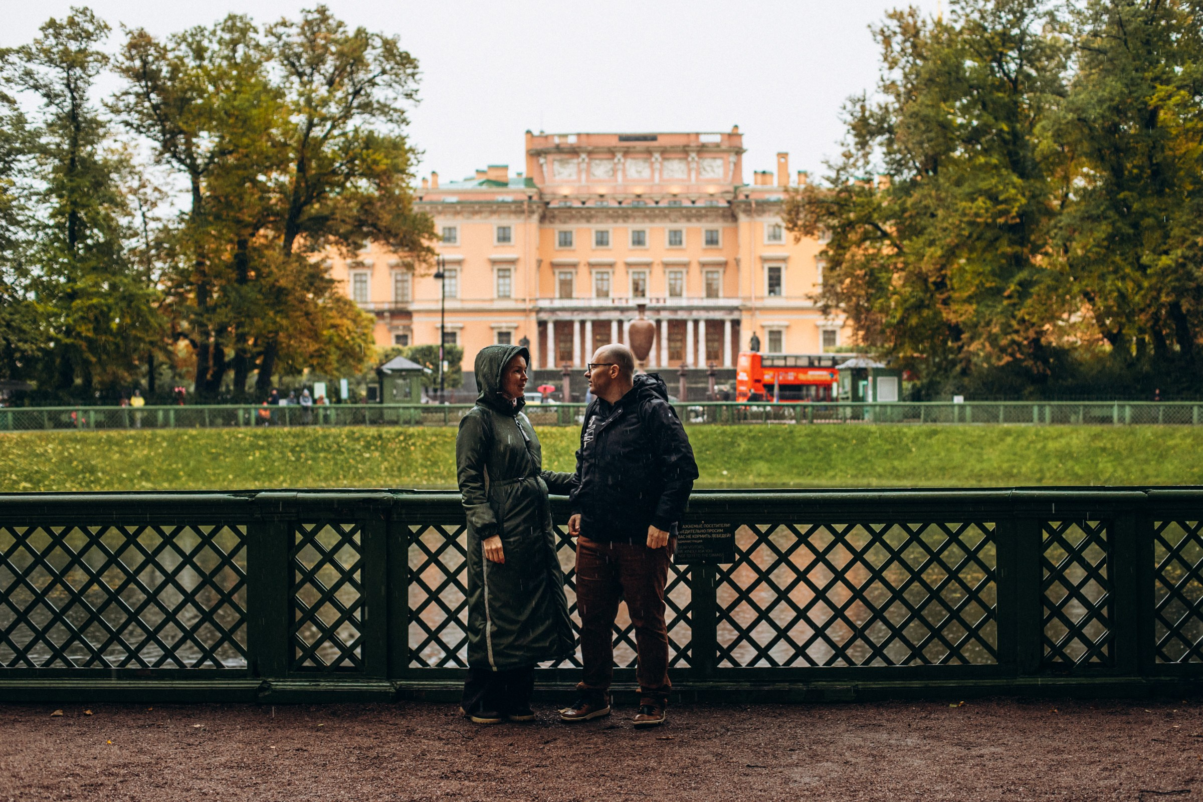 Николай и Екатерина в октябре. Фотопрогулка в Петербурге. Индивидуальный и семейный фотограф в Санкт-Петербурге