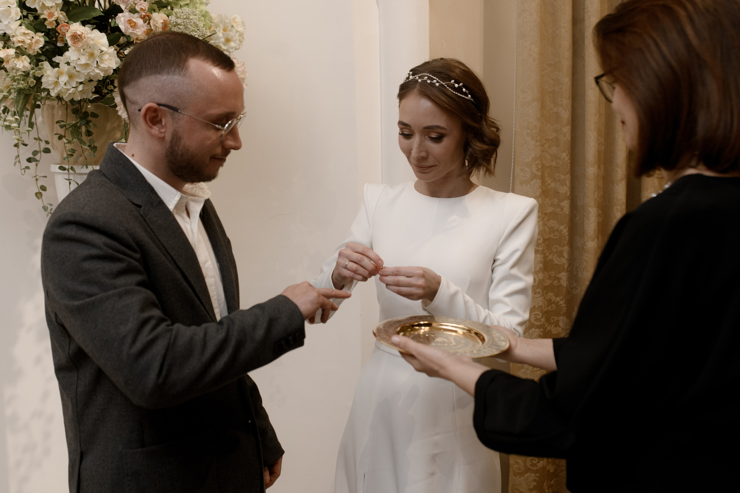 Регистрация Анастасии и Никиты — Краеведческий музей. Свадебный фотограф Екатеринбург/Челябинск — Любовь Волохова