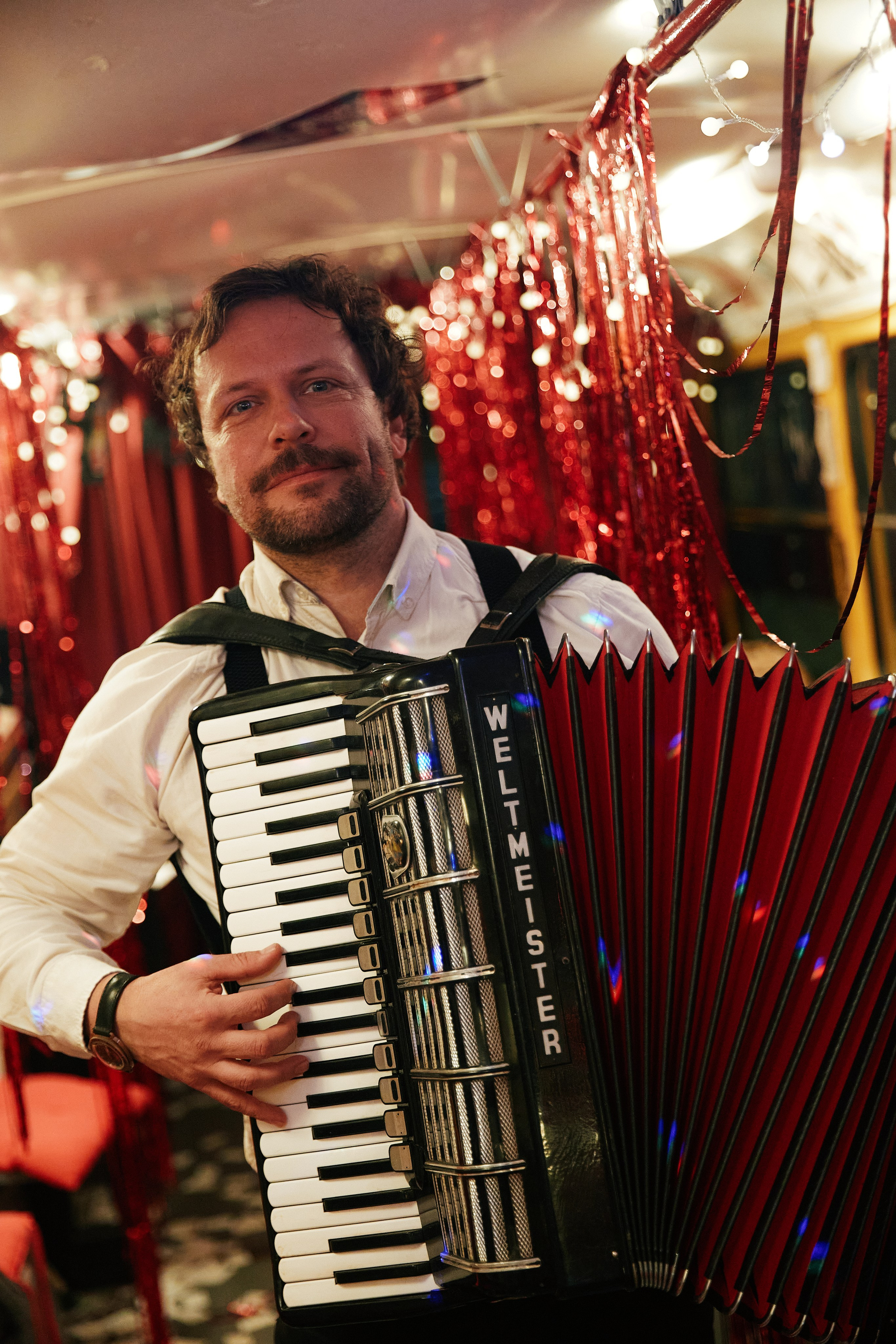 Tram 35 30.11. Свадебный репортажный фотограф краснодар максим дремов дрёмов фотосессия студия цена