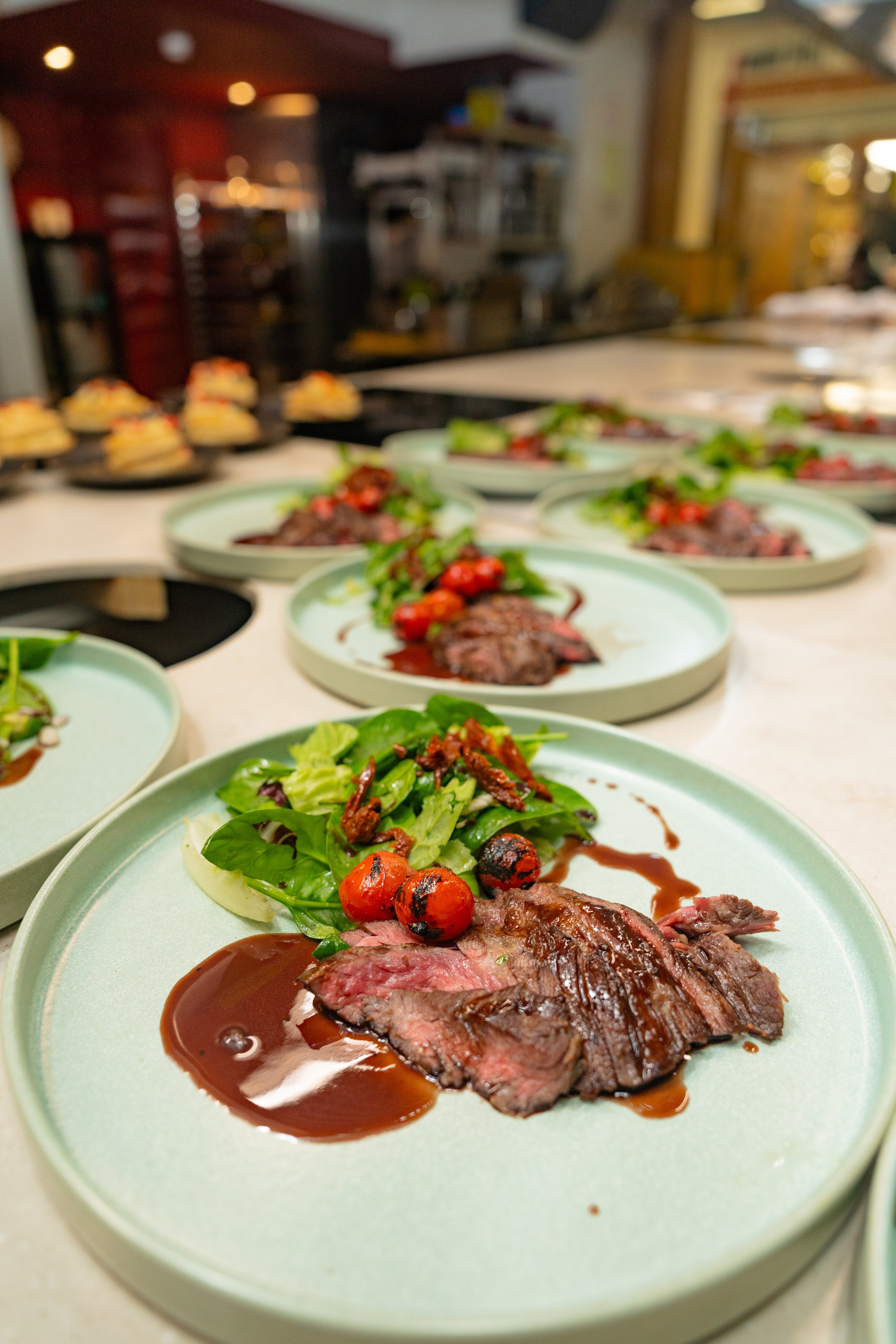 NOVIKOV SCHOOL — Умами зал. Фотограф Никита Комаров