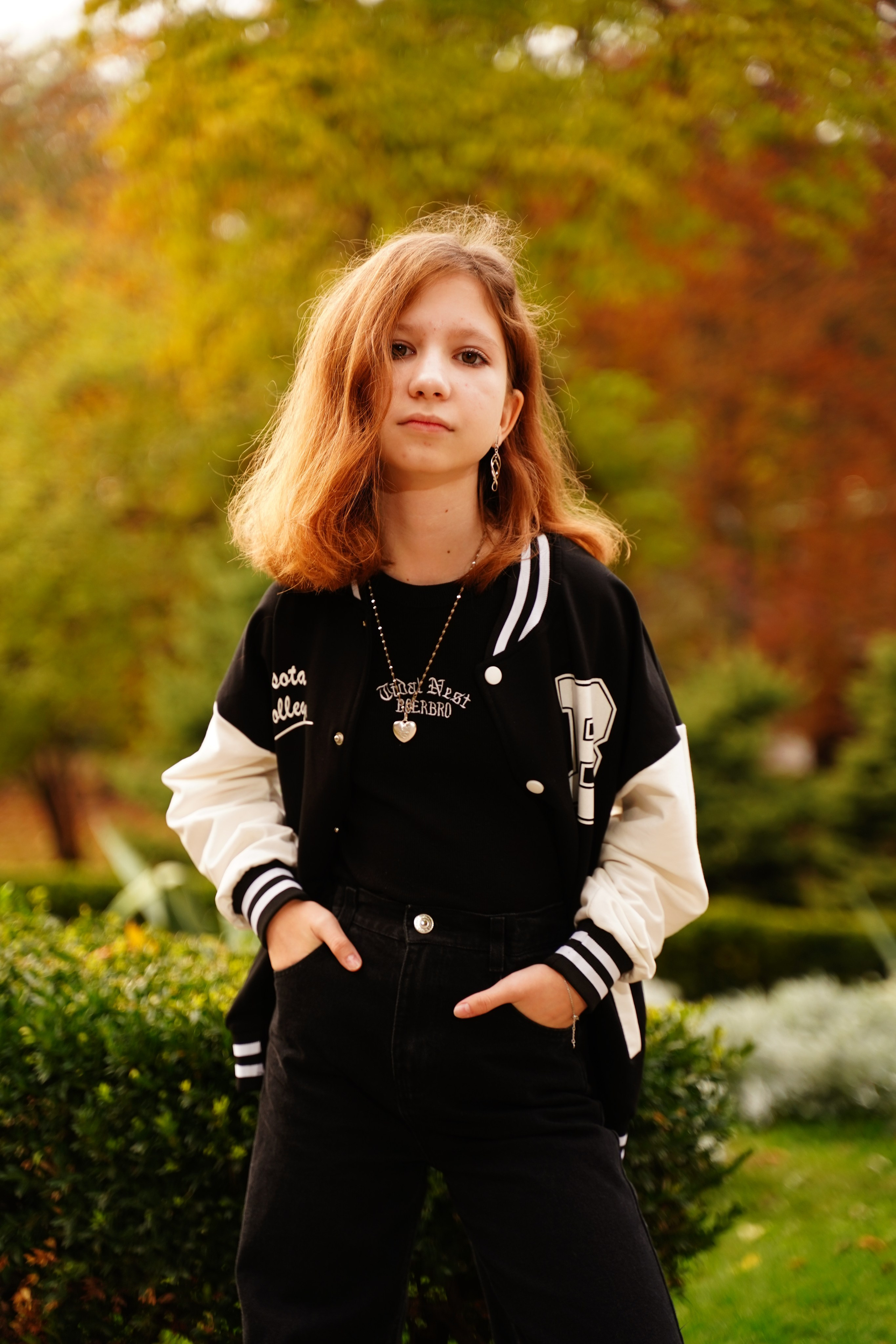 Парк Горького 6 класс. MEMENTO.Выпускные альбомы, школьные, юбилейные и другие книги. Ростов-на-Дону