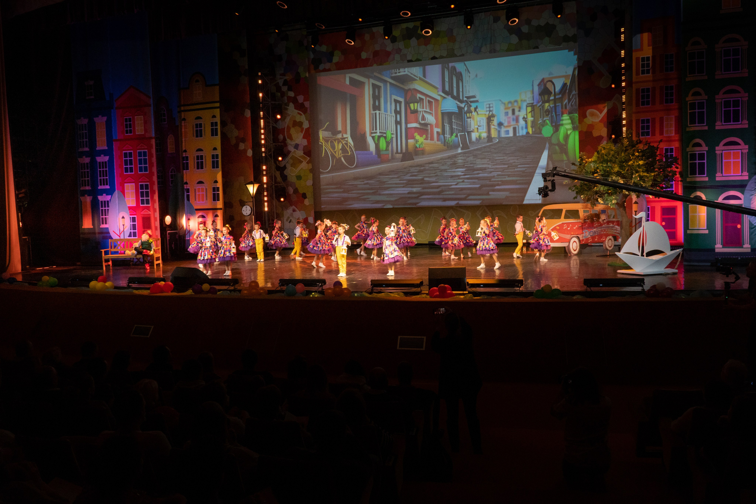 Съёмка концерта для Домисольки, большой концертный зал Космос. «Студия DRONAVT`s» — видеосъёмка и фотография г. Москва