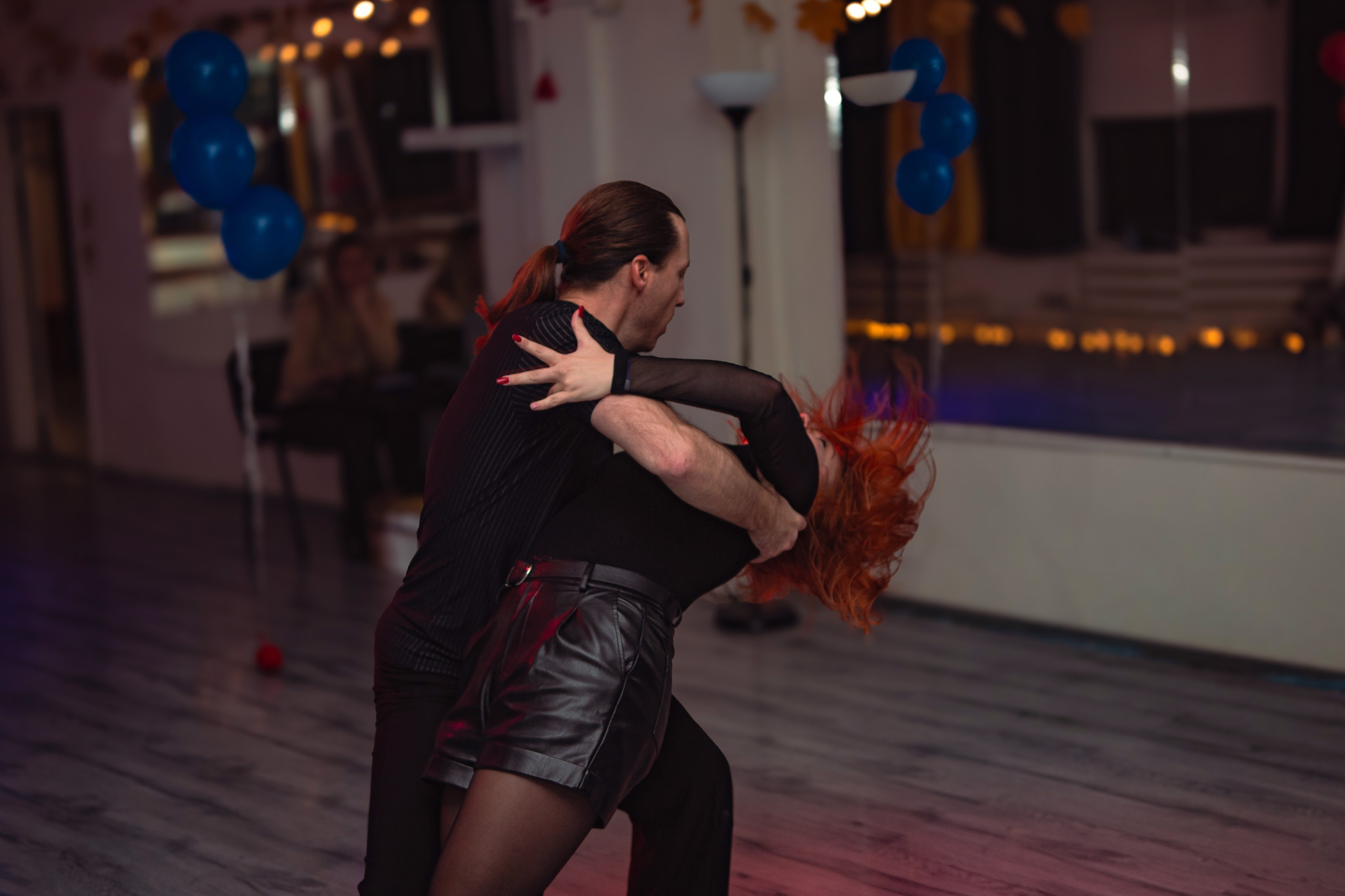 Dance cafe вечеринка