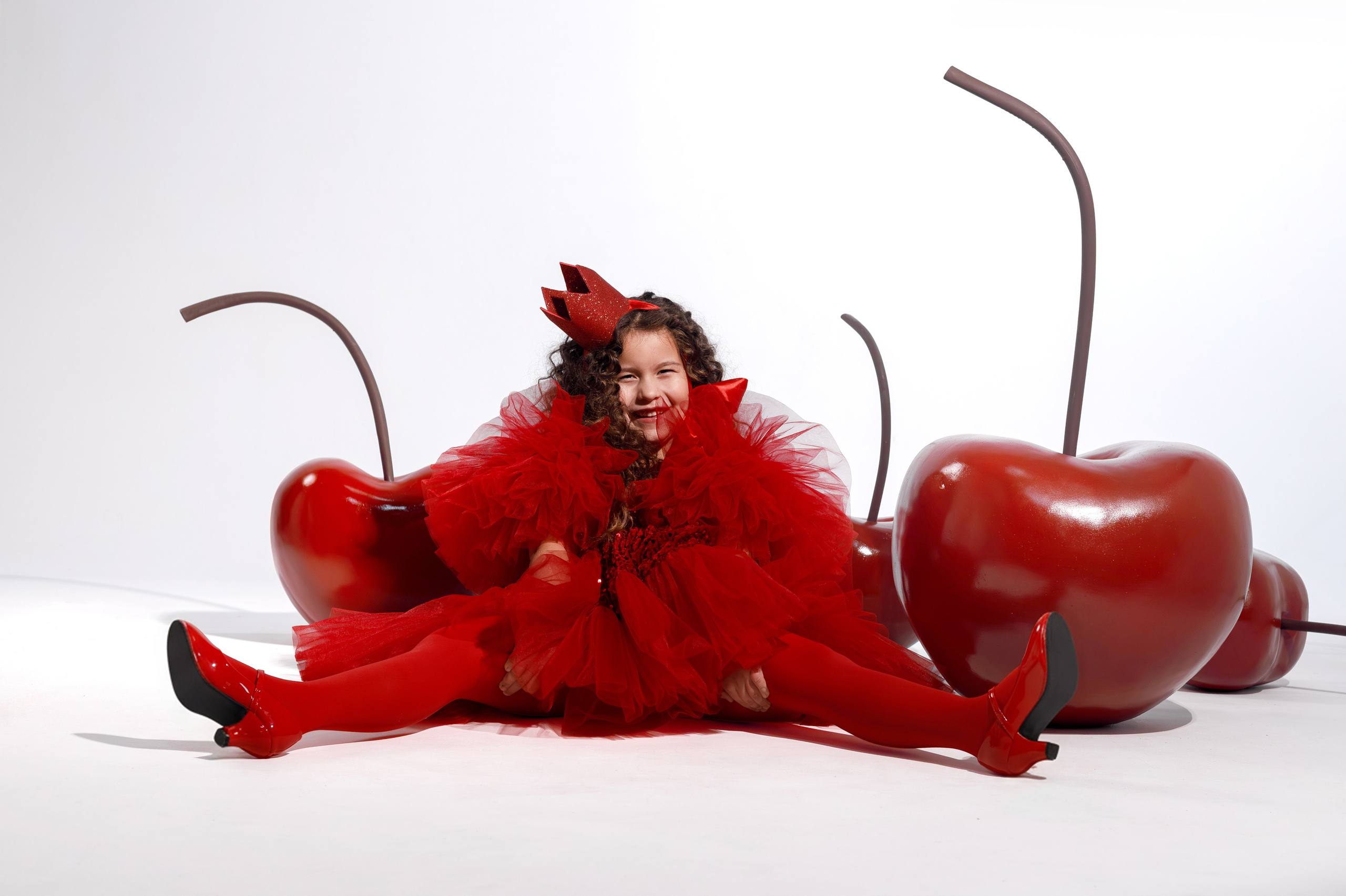 Большие искусственные вишни