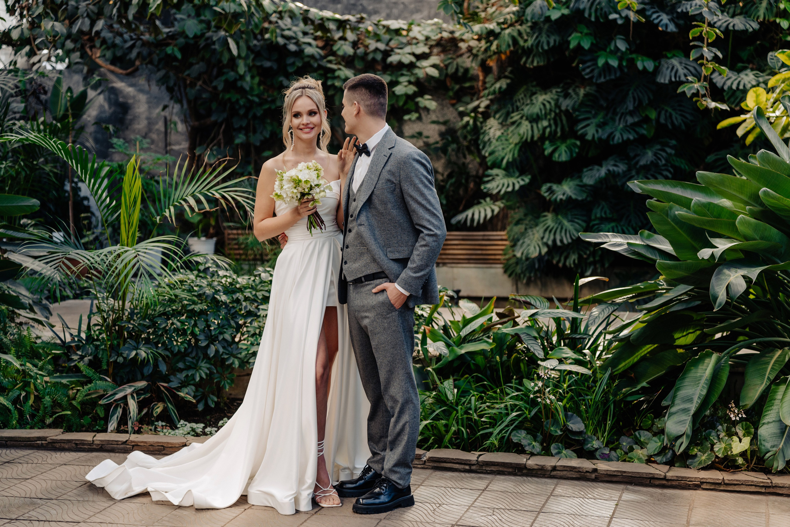 Свадебная в оранжерее. Михаил и Виктория. Фотограф Сергей Лукьяненко