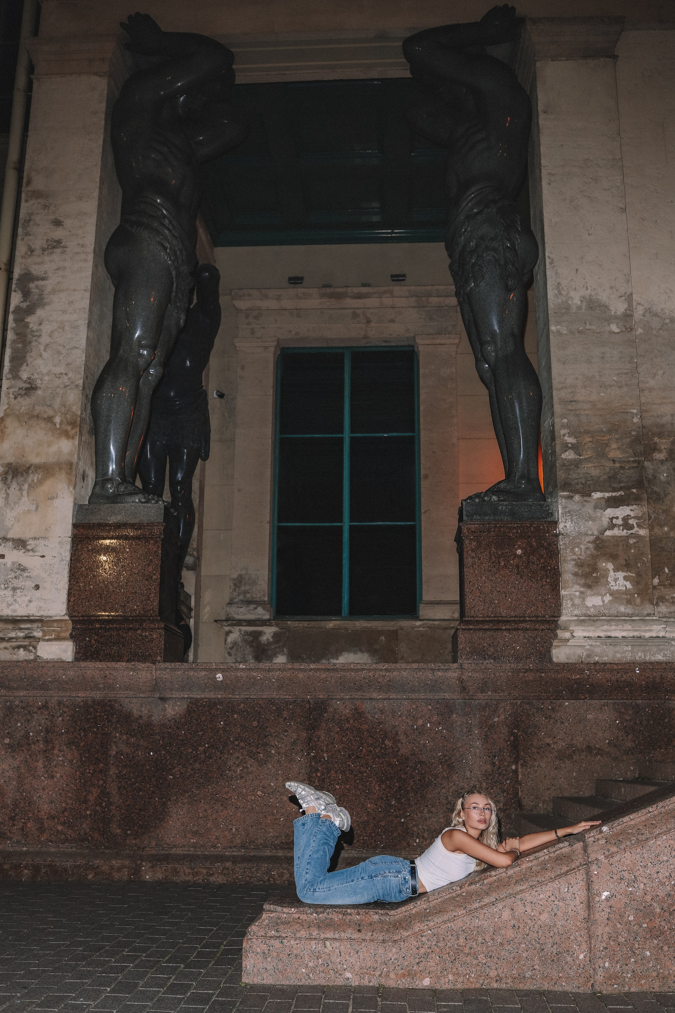 Полина — вечерний Петербург, съёмка со вспышкой | О. Беляева. Фотограф Олеся Беляева | Санкт-Петербург и Ленобласть