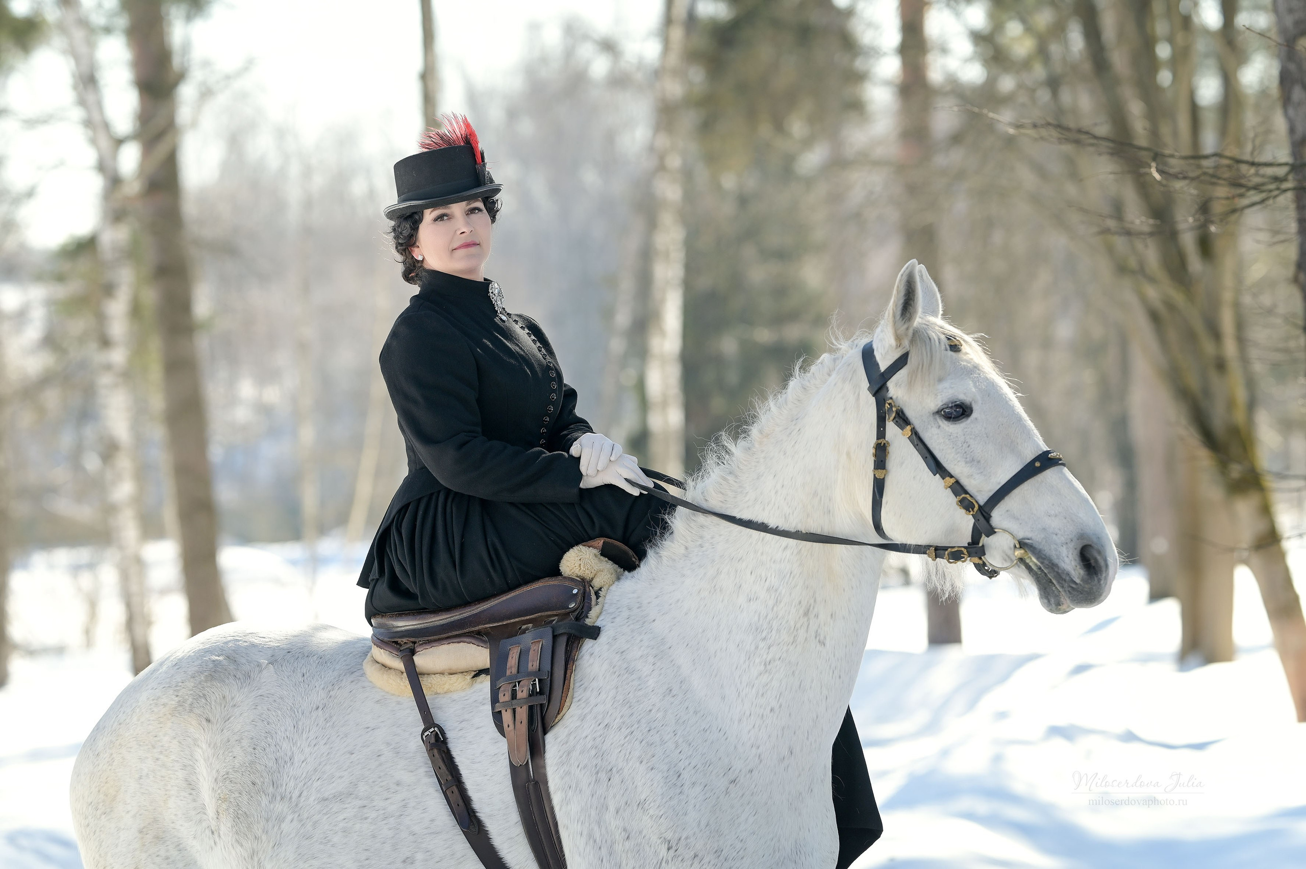 Дамская верховая езда. Фотограф Юлия Милосердова