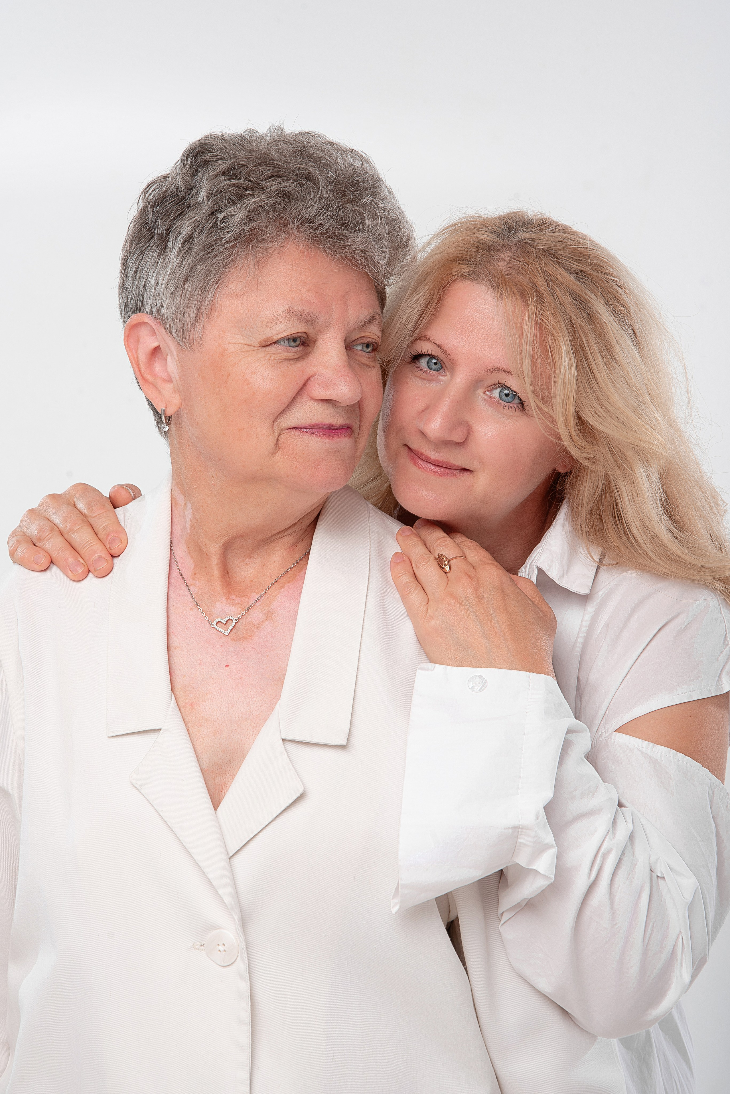 Фотосессия с мамой. Детский студийный фотограф Сочи