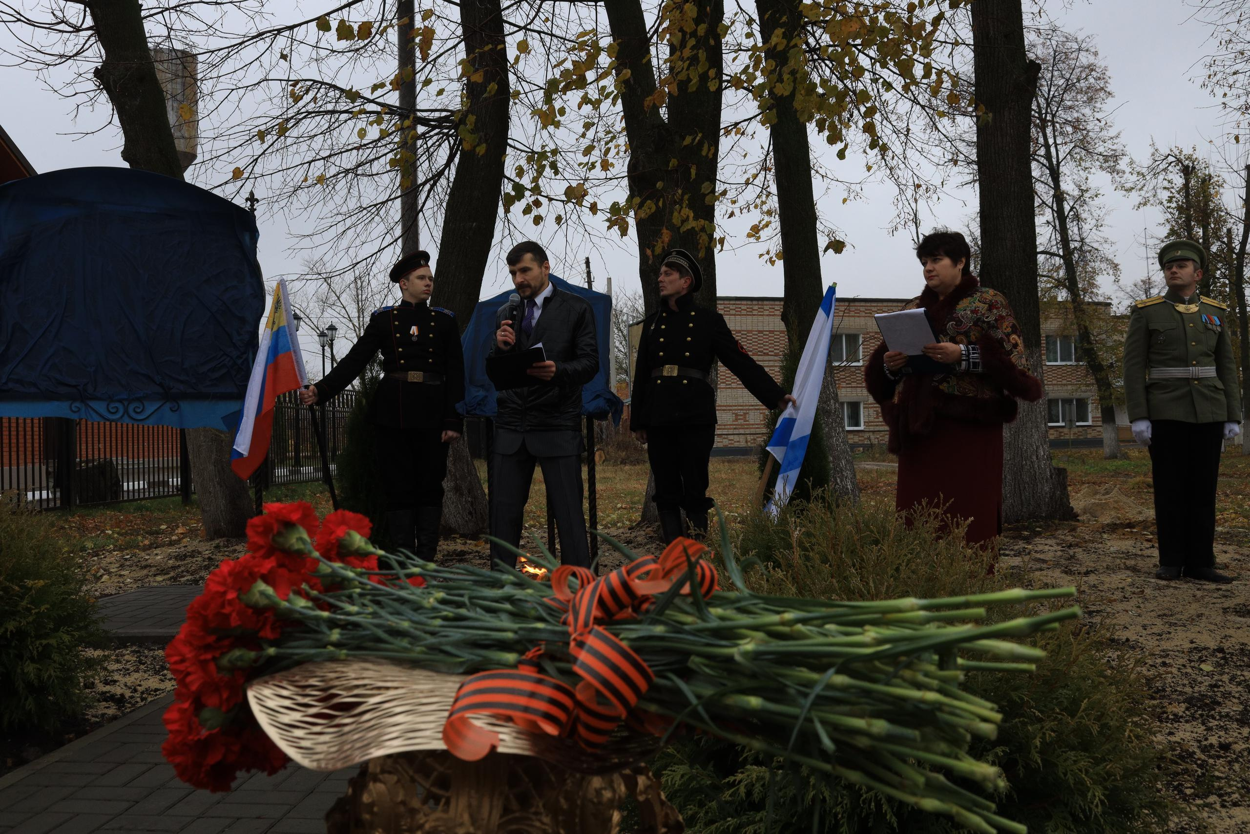 Репортаж Мемориал Вице-Адмиралу Кедрову М.А. в пос. Епифань Тульской области. Фотограф в Туле Крупский АнДРей. Фотостудия «КАДР71» в Туле