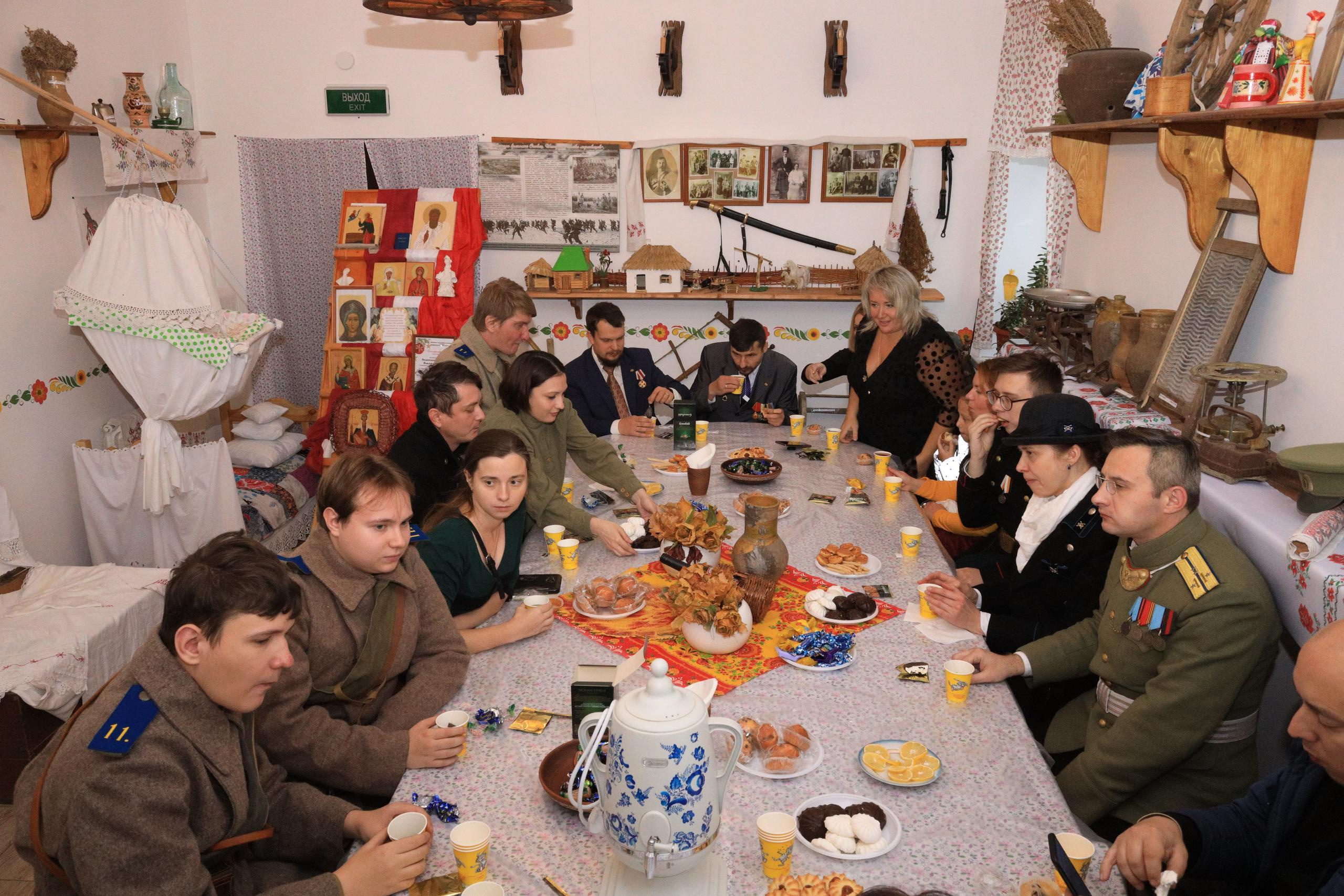 Репортаж Мемориал Вице-Адмиралу Кедрову М.А. в пос. Епифань Тульской области. Фотограф в Туле Крупский АнДРей. Фотостудия «КАДР71» в Туле