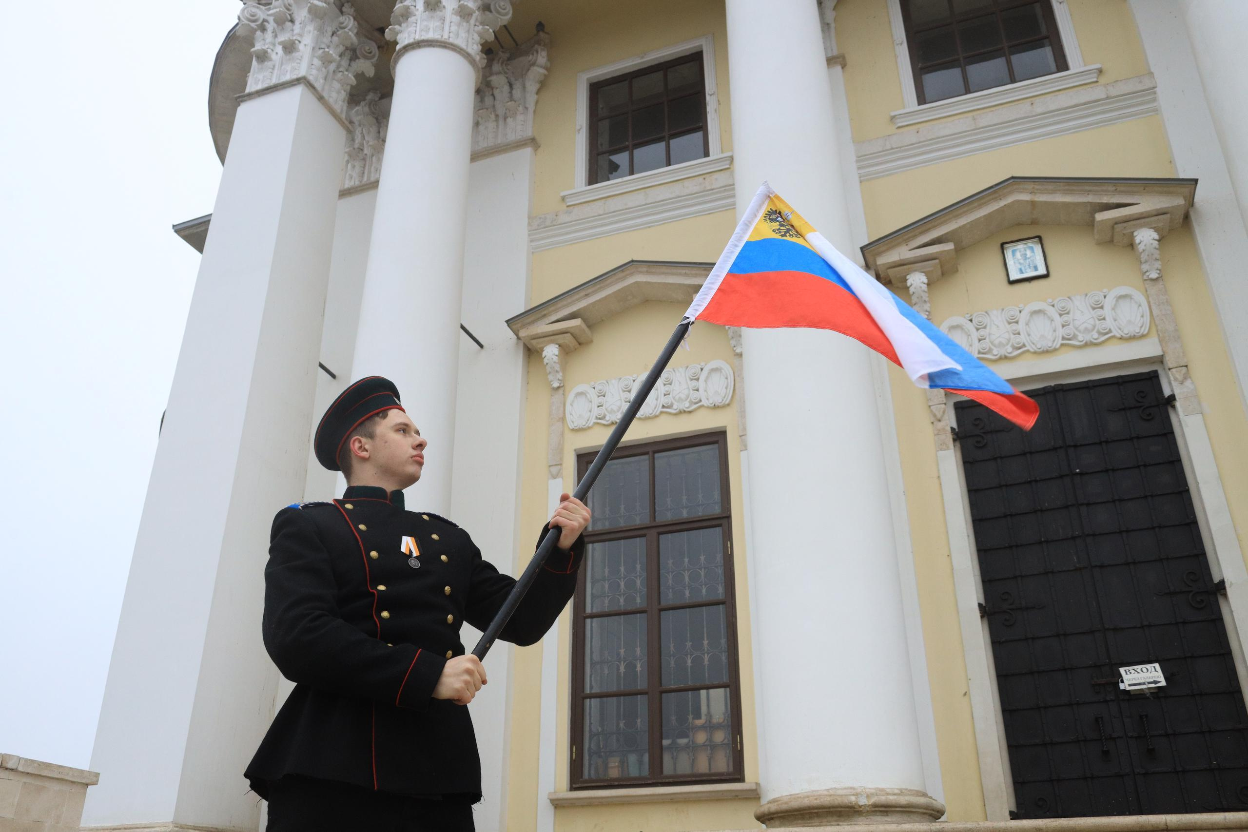 Репортаж Мемориал Вице-Адмиралу Кедрову М.А. в пос. Епифань Тульской области. Фотограф в Туле Крупский АнДРей. Фотостудия «КАДР71» в Туле