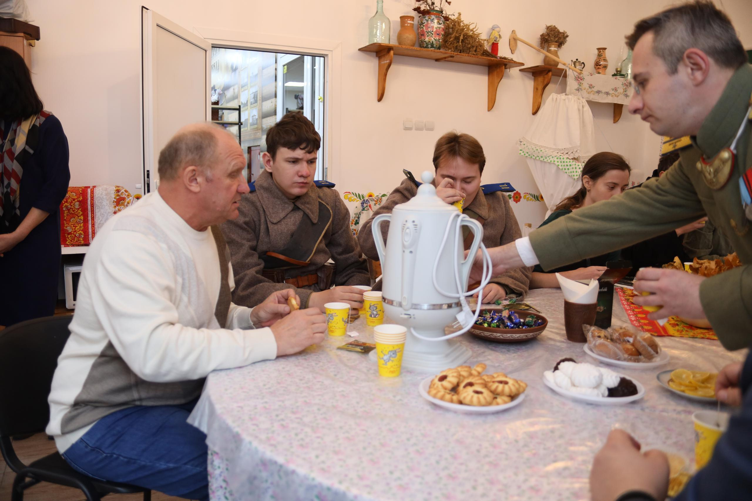 Репортаж Мемориал Вице-Адмиралу Кедрову М.А. в пос. Епифань Тульской области. Фотограф в Туле Крупский АнДРей. Фотостудия «КАДР71» в Туле