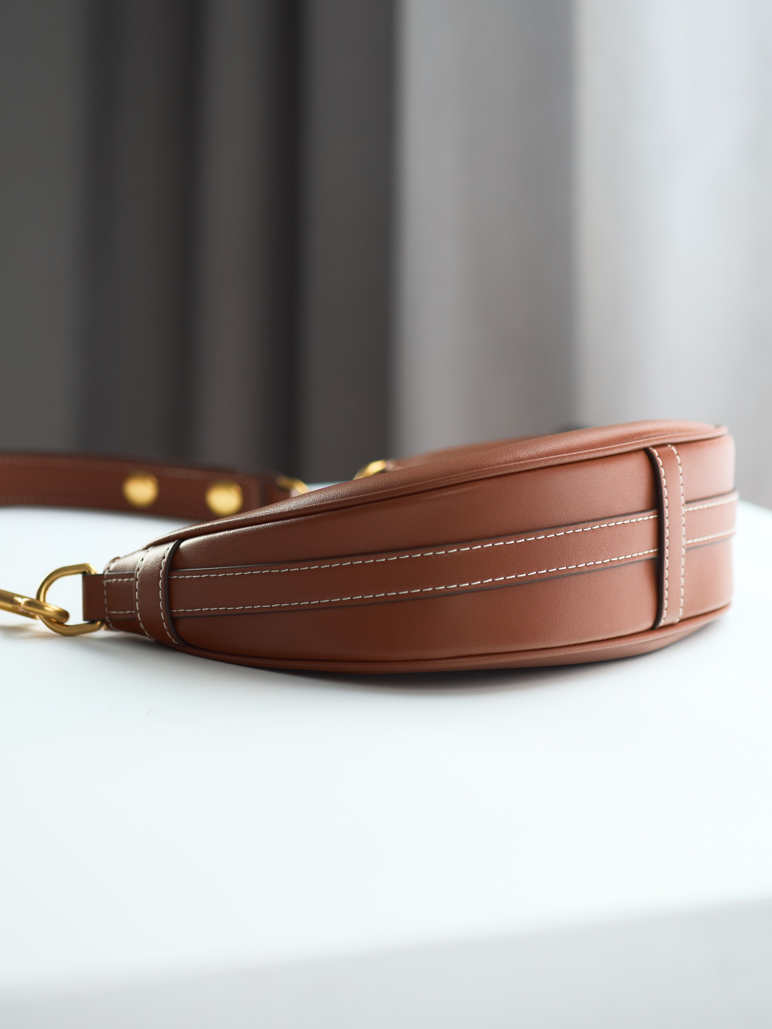 Сумки и кошельки. Предметная фотосъемка в Алматы. Предметный фотограф для маркетплейстов Артур Ахмадиев