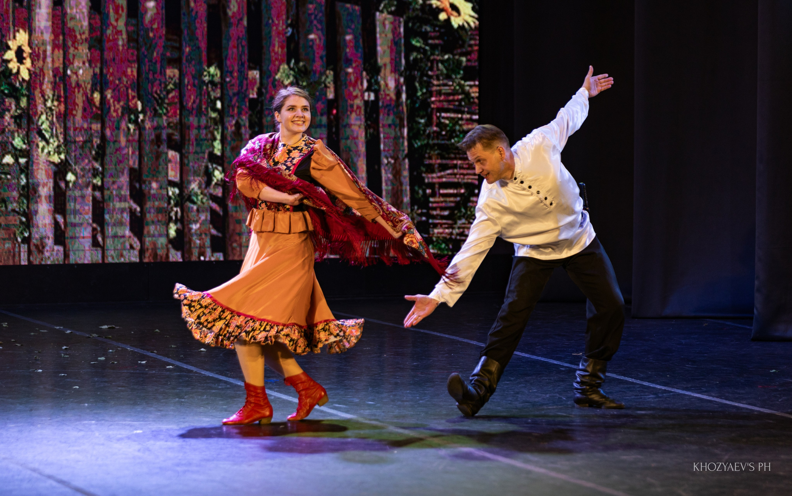Отчетный концерт Ансамбля танца «Вольный Ветер». Фотограф в Нижнем Новгороде, Дзержинске Олеся Хозяева